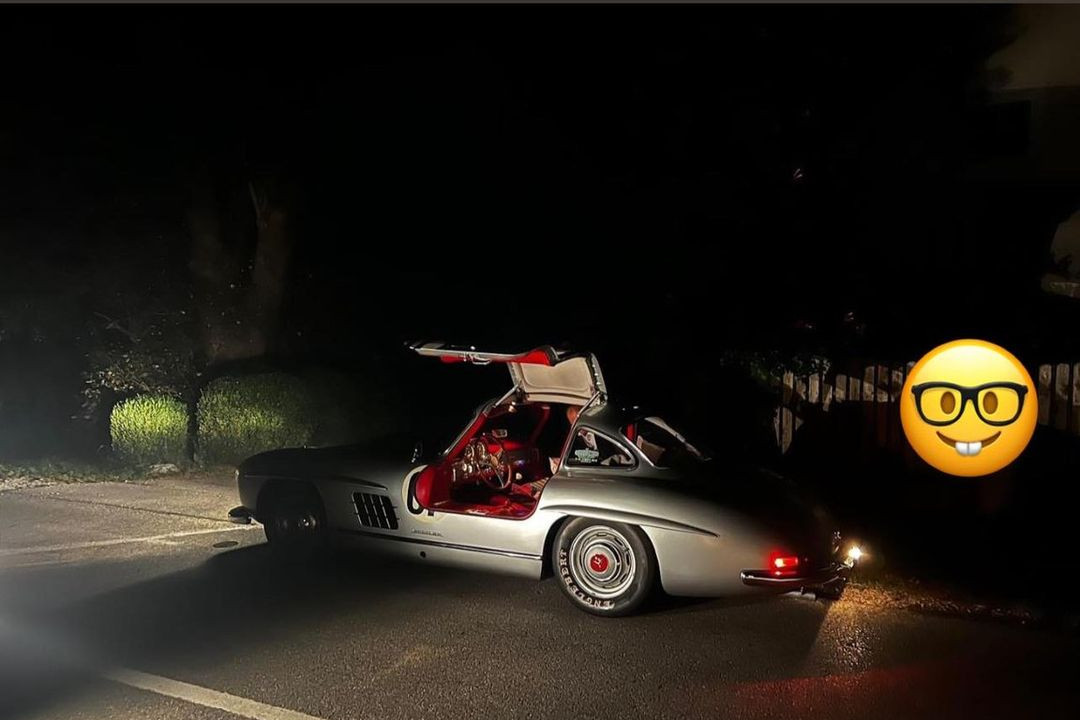 Mercedes-Benz 300 SL triệu đô bất ngờ xuất hiện tại Việt Nam, CĐM lập tức gọi tên một người xứng đáng làm chủ nhân siêu phẩm- Ảnh 4. Mercedes-Benz 300 SL triệu đô bất ngờ xuất hiện tại Việt Nam, CĐM lập tức gọi tên một người xứng đáng làm chủ nhân siêu phẩm- Ảnh 4.