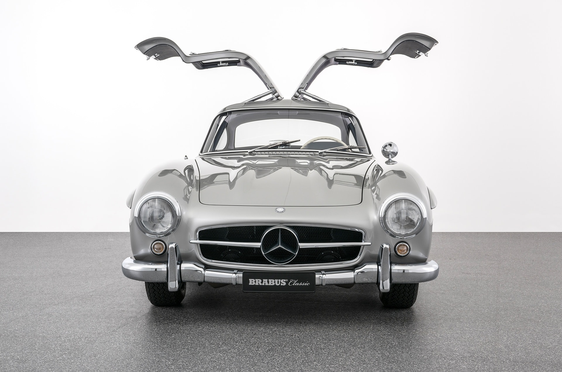 Mercedes-Benz 300 SL triệu đô bất ngờ xuất hiện tại Việt Nam, CĐM lập tức gọi tên một người xứng đáng làm chủ nhân siêu phẩm- Ảnh 12. Mercedes-Benz 300 SL triệu đô bất ngờ xuất hiện tại Việt Nam, CĐM lập tức gọi tên một người xứng đáng làm chủ nhân siêu phẩm- Ảnh 12.