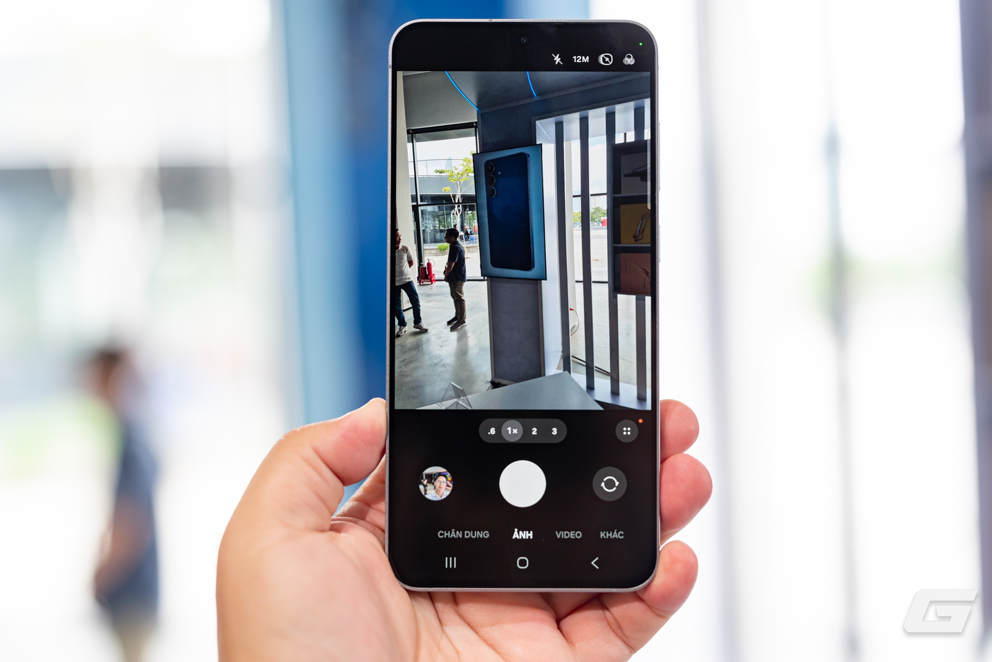Cận cảnh Galaxy S25 FE: Hiệu năng ổn áp, trải nghiệm AI thú vị, pin "trâu", giá hấp dẫn- Ảnh 9. Cận cảnh Galaxy S25 FE: Hiệu năng ổn áp, trải nghiệm AI thú vị, pin "trâu", giá hấp dẫn- Ảnh 9.
