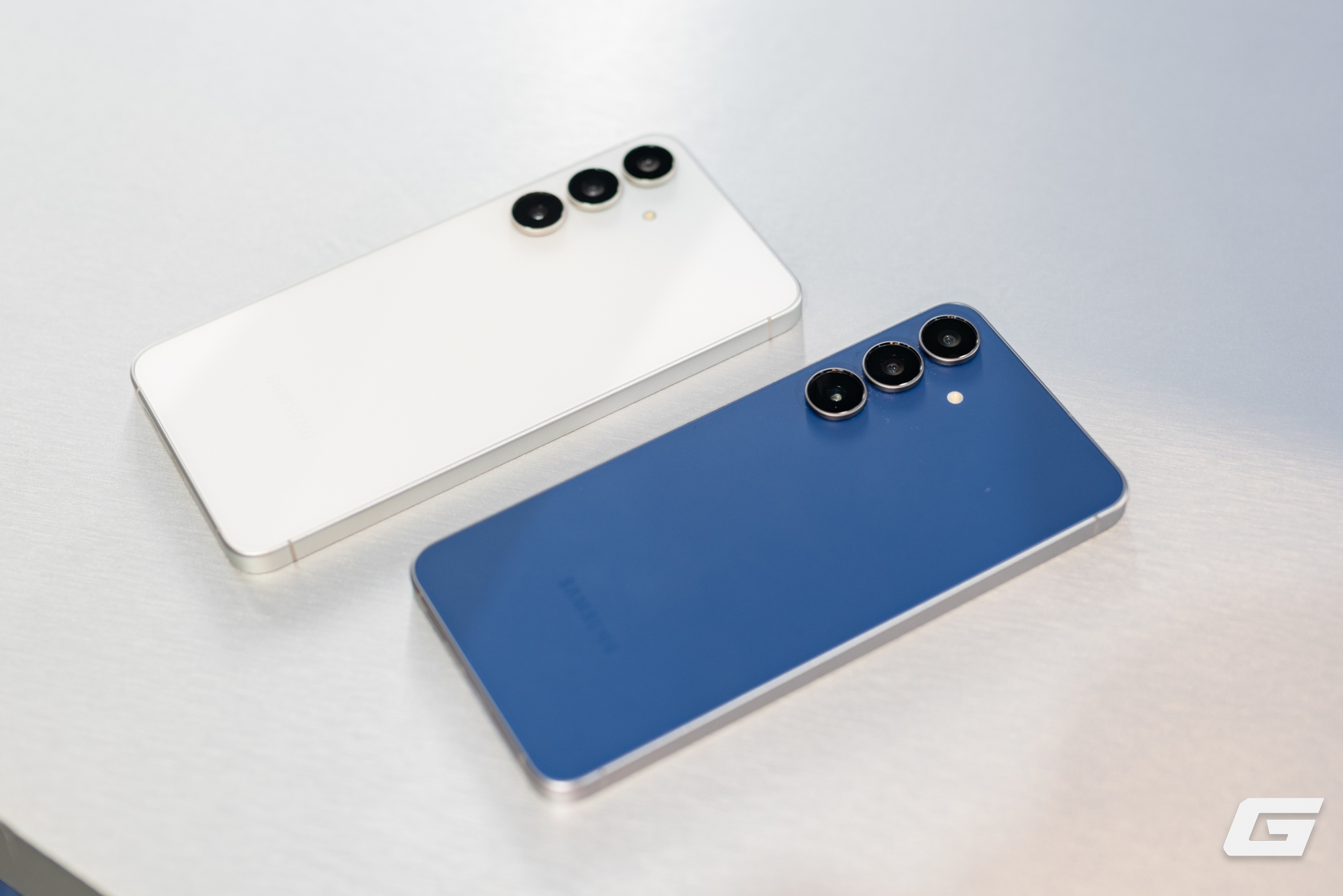 Cận cảnh Galaxy S25 FE: Hiệu năng ổn áp, trải nghiệm AI thú vị, pin "trâu", giá hấp dẫn- Ảnh 1. Cận cảnh Galaxy S25 FE: Hiệu năng ổn áp, trải nghiệm AI thú vị, pin "trâu", giá hấp dẫn- Ảnh 1.