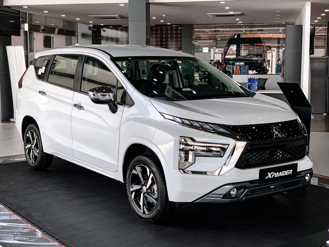 Nhiều mẫu xe ăn khách được nâng mức giảm giá trong tháng Ngâu- Ảnh 3. Nhiều mẫu xe ăn khách được nâng mức giảm giá trong tháng Ngâu- Ảnh 3.