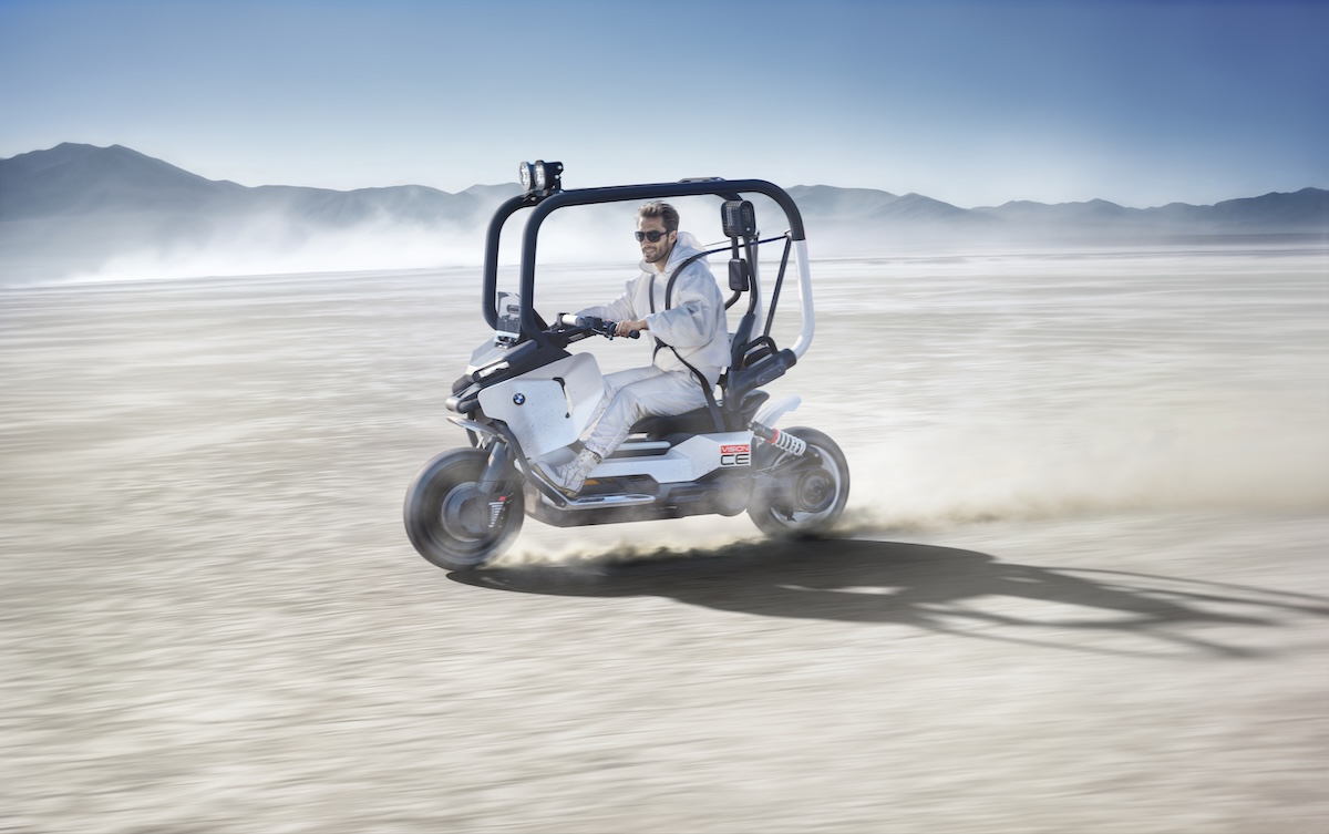 BMW tái định nghĩa an toàn của xe máy điện với Vision CE: Có dây đai an toàn, tự cân bằng và không cần đội mũ bảo hiểm- Ảnh 5. BMW tái định nghĩa an toàn của xe máy điện với Vision CE: Có dây đai an toàn, tự cân bằng và không cần đội mũ bảo hiểm- Ảnh 5.