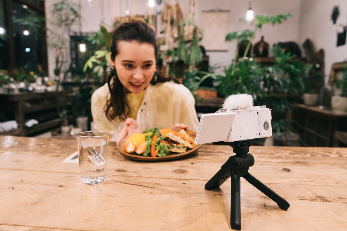 Đâu là giải pháp livestream toàn diện cho nhà bán hàng và doanh nghiệp?- Ảnh 1. Đâu là giải pháp livestream toàn diện cho nhà bán hàng và doanh nghiệp?- Ảnh 1.