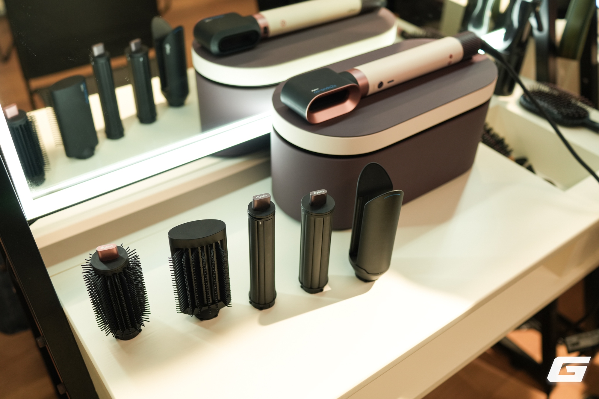 Cận cảnh Dyson Airwrap Co-anda2x: Bước nhảy vọt cho máy tạo kiểu tóc đa năng, 1 chiếc máy cho cả nhà dùng- Ảnh 2.