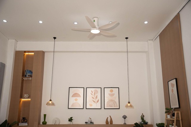 Quạt trần trong gia đ&igrave;nh hiện đại: tr&agrave;o lưu quay lại hay lựa chọn đầu tư th&ocirc;ng minh? - Ảnh 1.