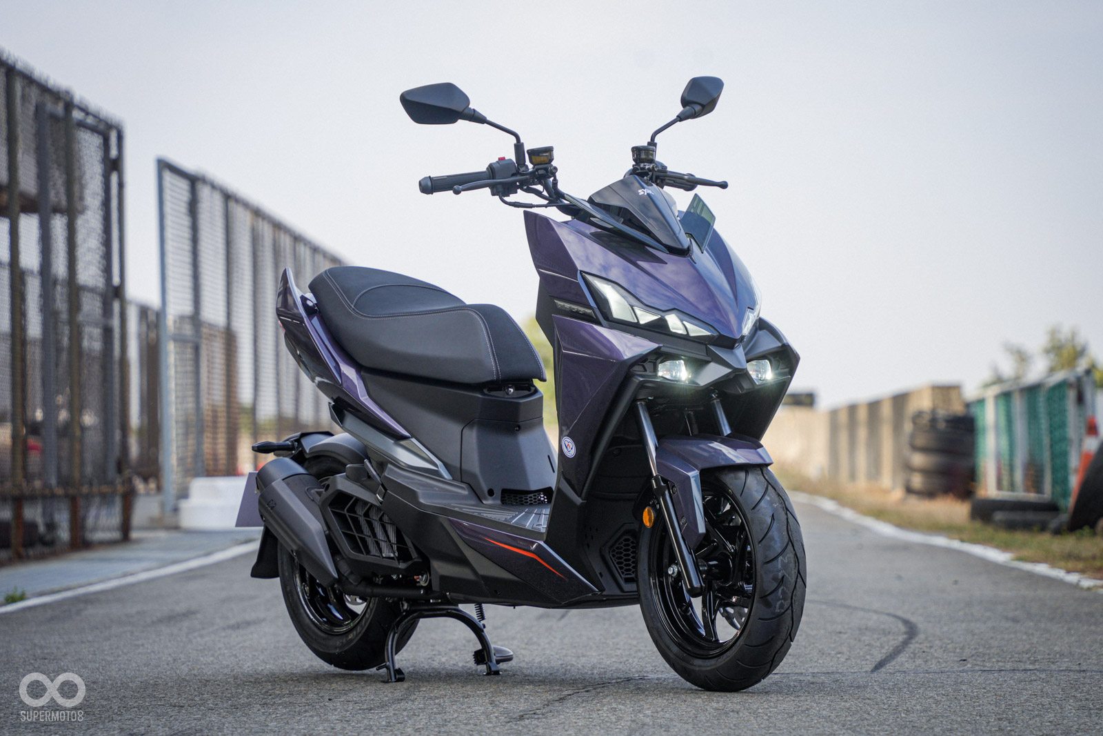 SYM tung ra bản nâng cấp cho mẫu xe tay ga 158 cc với hàng loại công nghệ mà người dùng Honda, Yamaha ao ước - Ảnh 2.