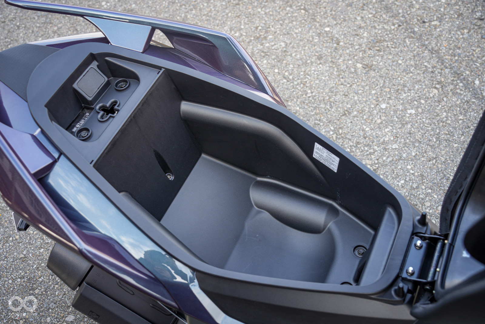 SYM tung ra bản nâng cấp cho mẫu xe tay ga 158 cc với hàng loại công nghệ mà người dùng Honda, Yamaha ao ước - Ảnh 9.