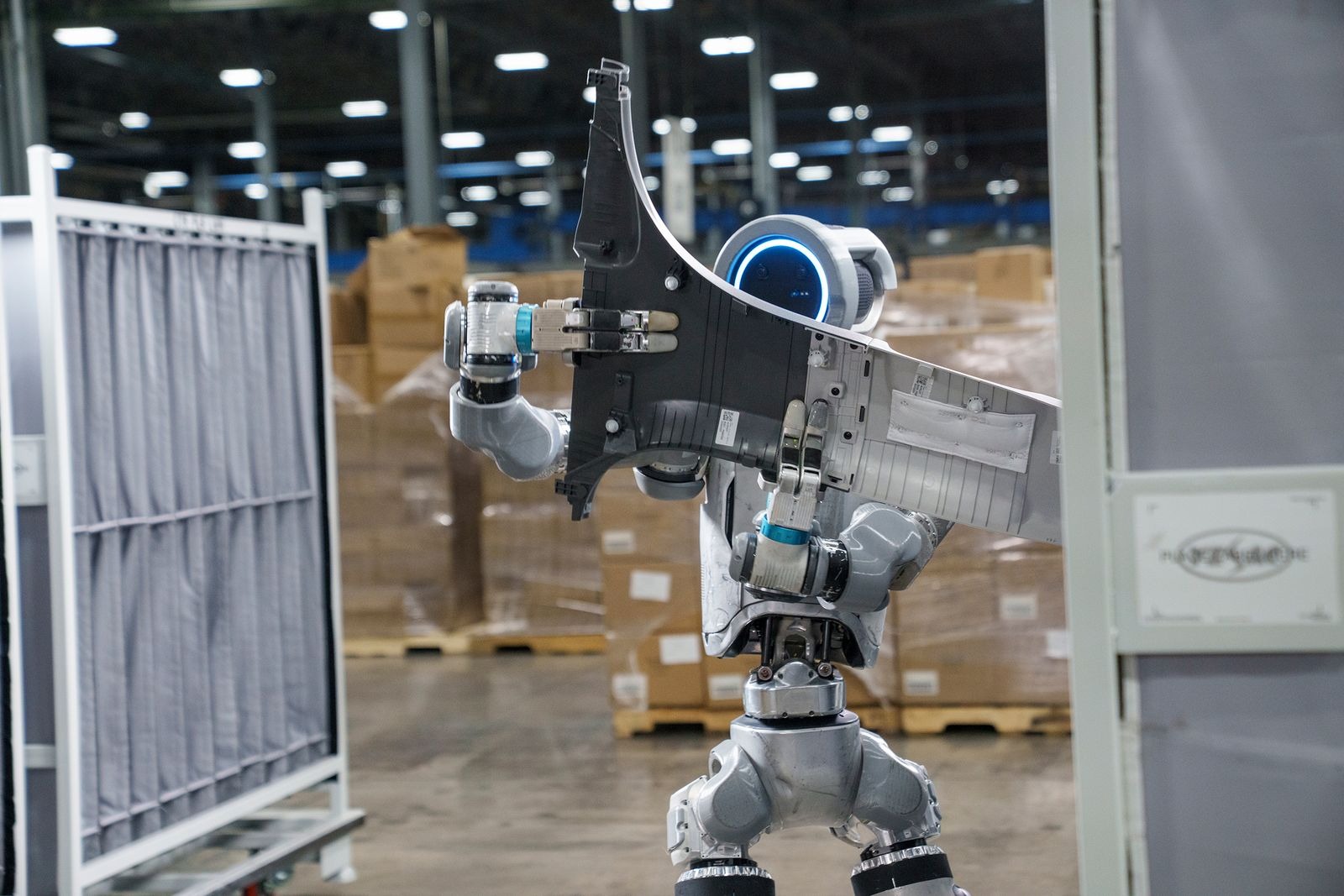 Nhờ Google "cất nhắc", robot nh&agrave;o lộn của Boston Dynamics vừa "tr&uacute;ng tuyển" v&agrave;o l&agrave;m c&ocirc;ng nh&acirc;n Huyndai- Ảnh 1.