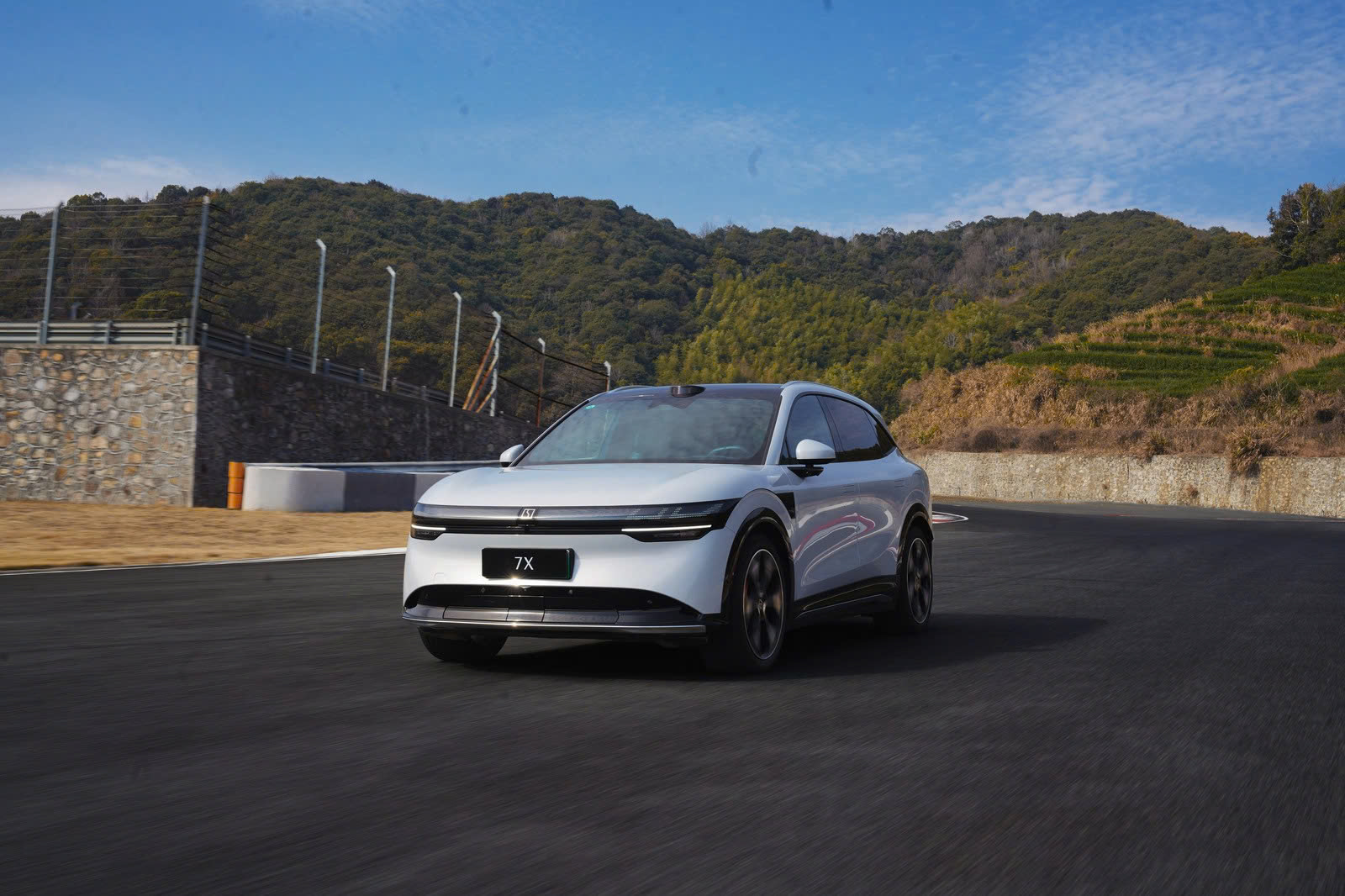 Thử làm ‘Chủ tịch’ trên ghế Zeekr 009 sắp về Việt Nam: Có chi tiết không ngờ tới!- Ảnh 2.