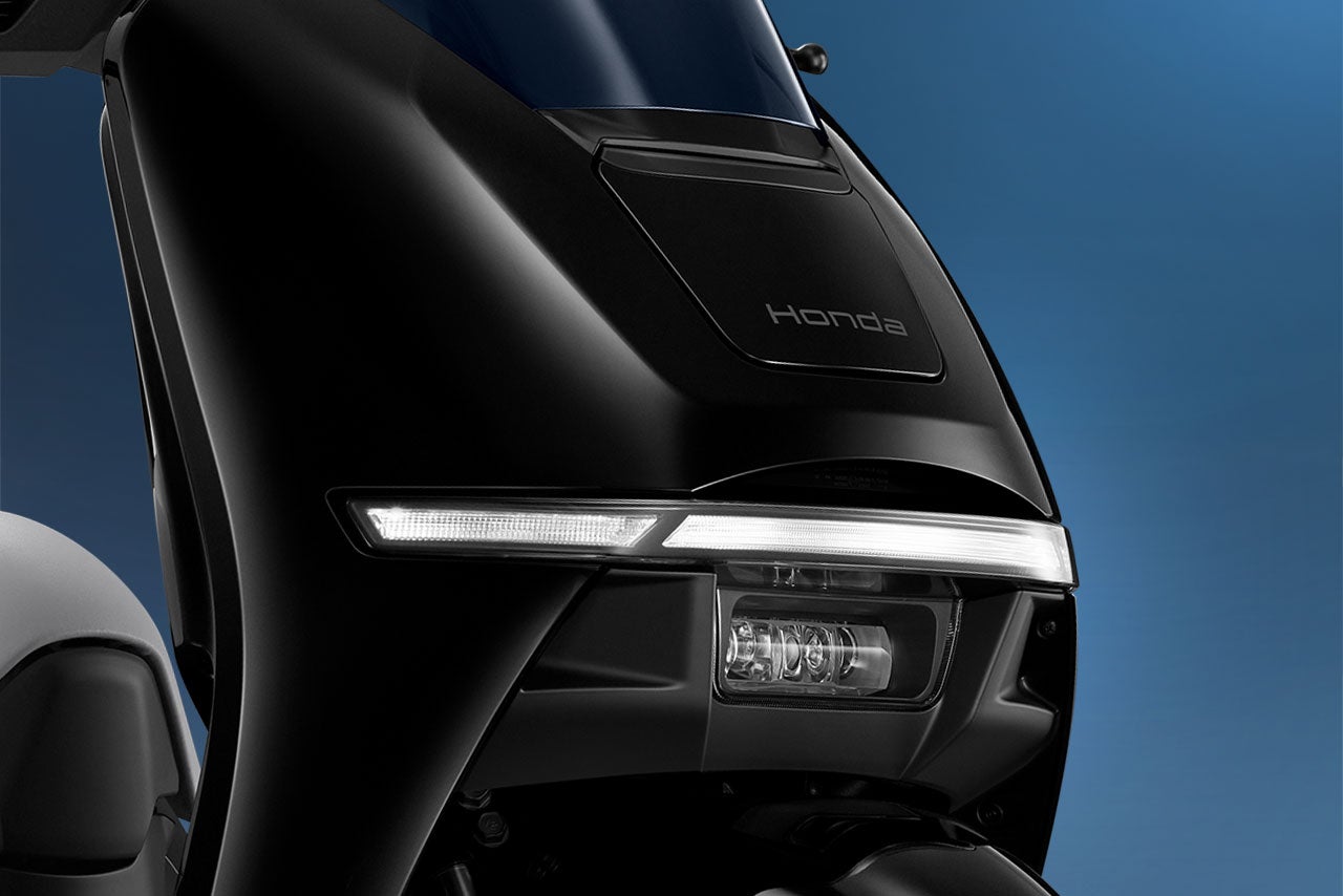 Honda bất ngờ tung xe m&aacute;y điện chạy 122km, sạc si&ecirc;u nhanh, pin LFP nhưng mức gi&aacute; g&acirc;y tranh c&atilde;i lớn- Ảnh 6.