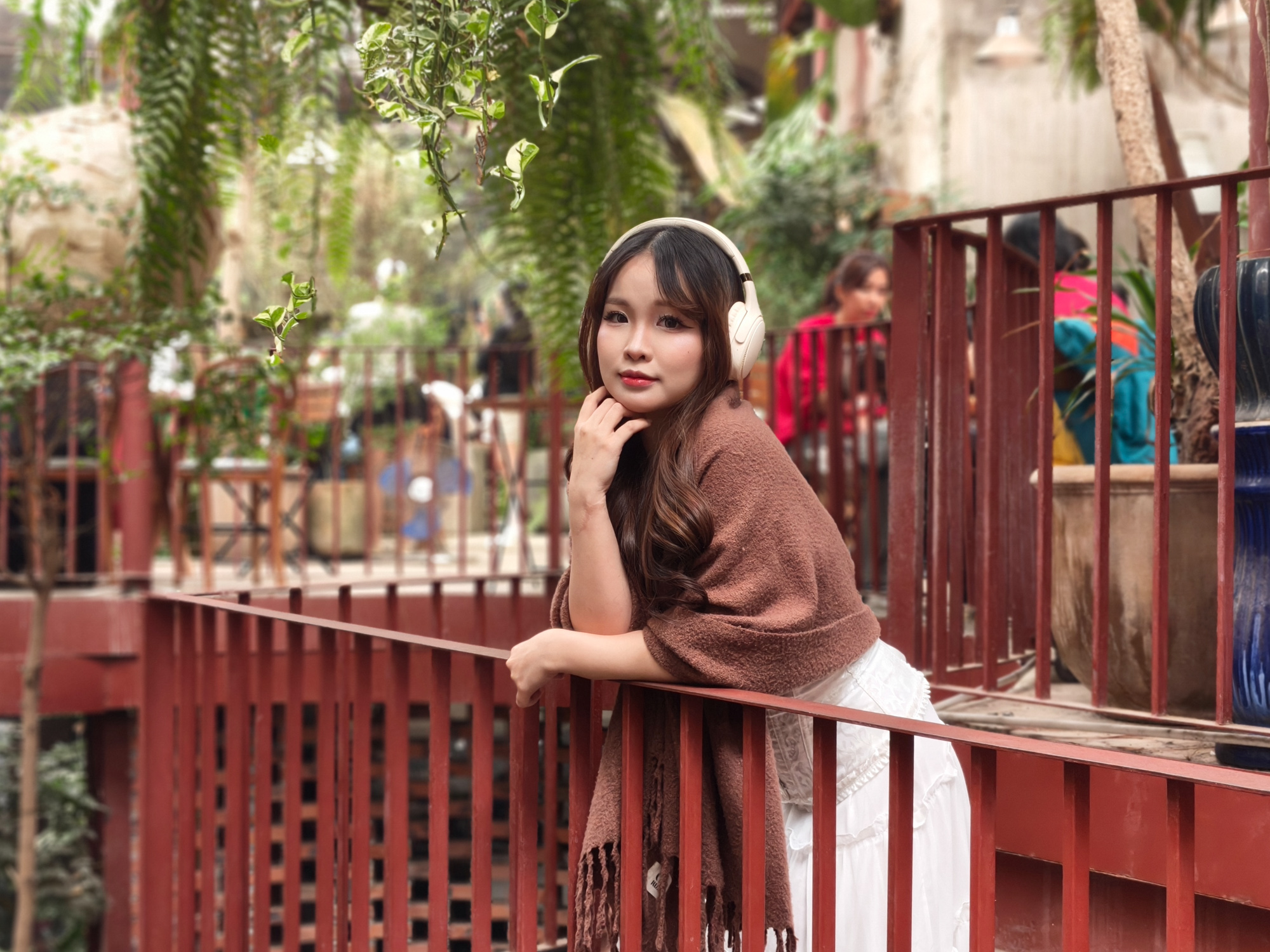 Chiều chủ nhật đi c&agrave; ph&ecirc; "check cam" Reno15 Series: G&oacute;c chụp đa năng, selfie si&ecirc;u rộng, nhiều t&iacute;nh năng AI để "vọc"- Ảnh 10.