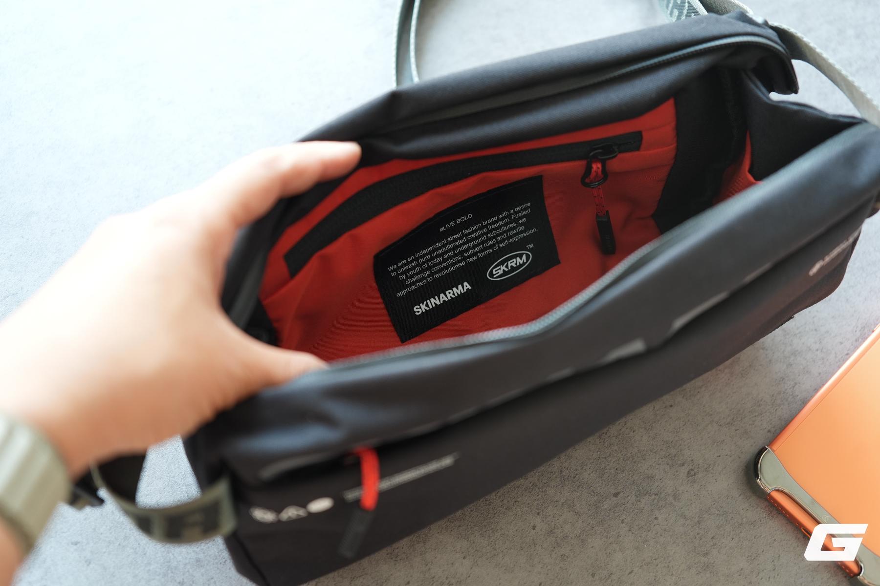 Tr&ecirc;n tay Skinarma Fardel: T&uacute;i đeo ch&eacute;o kh&aacute;ng nước bền bỉ, ngăn chứa th&ocirc;ng minh tối ưu cho người mang nhiều đồ c&ocirc;ng nghệ- Ảnh 5.