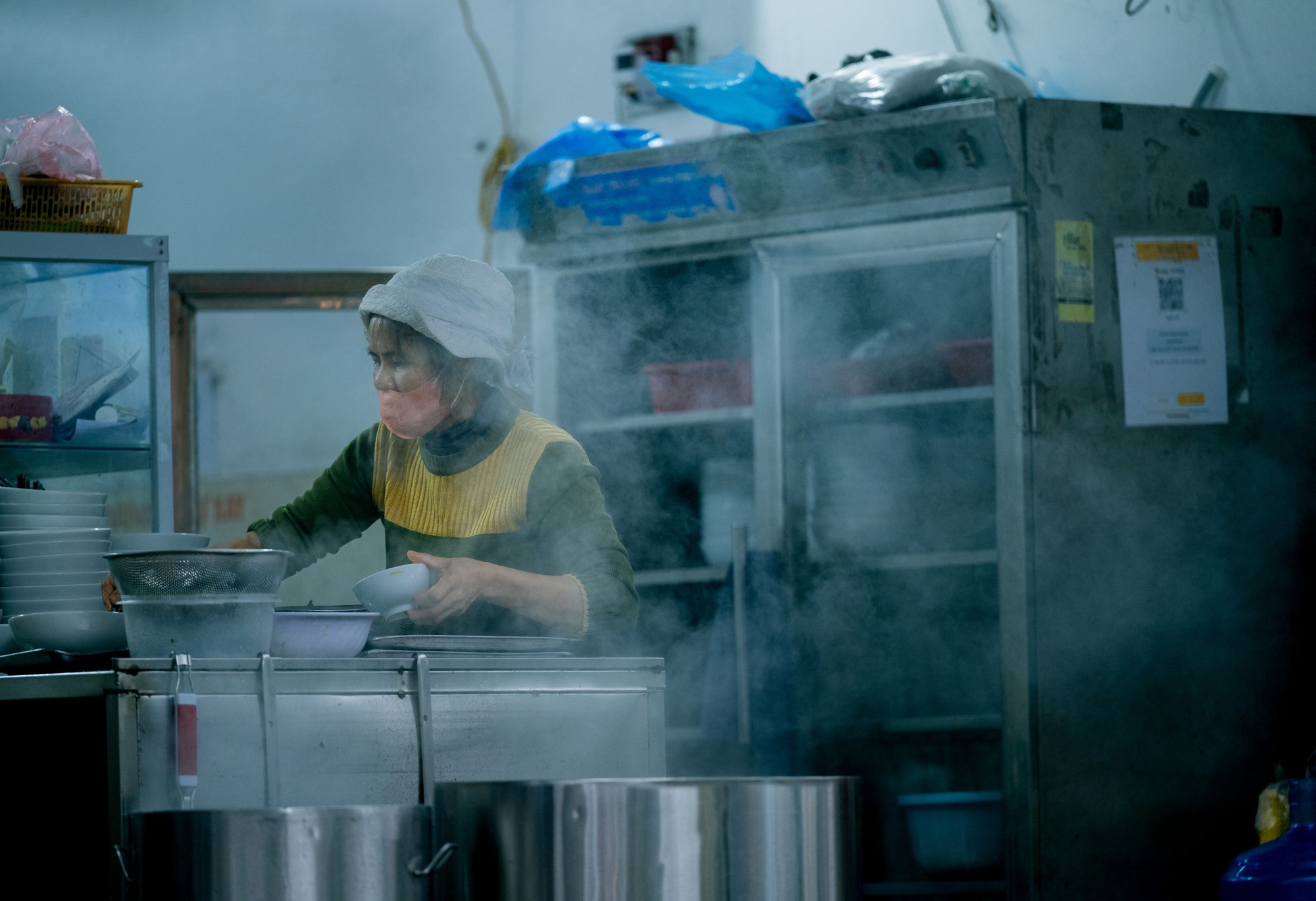 Ảnh, clip: Hà Nội chìm trong những ngày lạnh nhất từ đầu Đông- Ảnh 10. Ảnh, clip: Hà Nội chìm trong những ngày lạnh nhất từ đầu Đông- Ảnh 10.