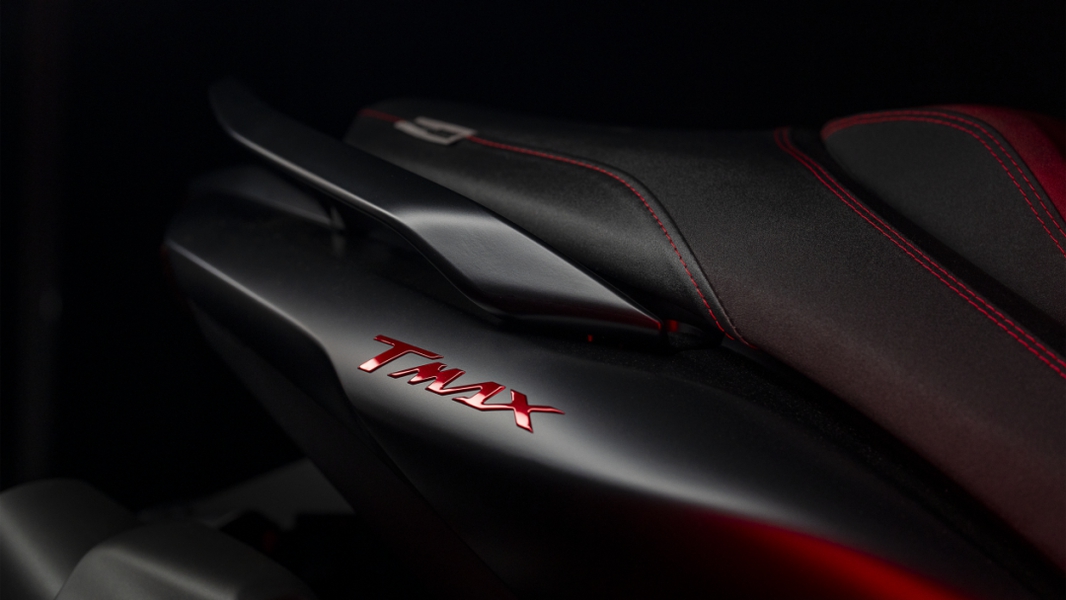 Yamaha ra mắt phi&ecirc;n bản kỷ niệm 25 năm d&ograve;ng MAX: TMAX giới hạn 400 chiếc to&agrave;n cầu, XMAX n&acirc;ng cấp "tận răng"- Ảnh 4.