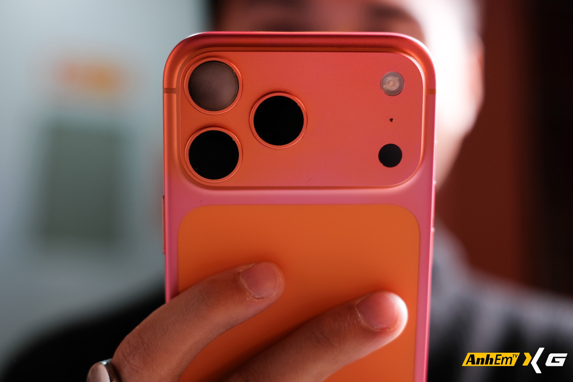 Tưởng chỉ l&agrave; "đồn tr&ecirc;n mạng", iPhone 17 Pro Max "đổi m&agrave;u" từ Cam sang Hồng nay đ&atilde; xuất hiện tại Việt Nam- Ảnh 11.