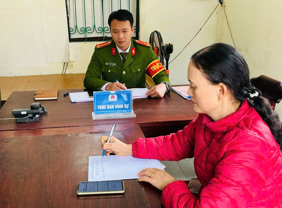 Ph&aacute;t hiện t&agrave;i khoản VietinBank iPay được cộng 107 triệu đồng, người lạ li&ecirc;n hệ nhờ trả lại tiền, người phụ nữ liền b&aacute;o c&ocirc;ng an- Ảnh 2.