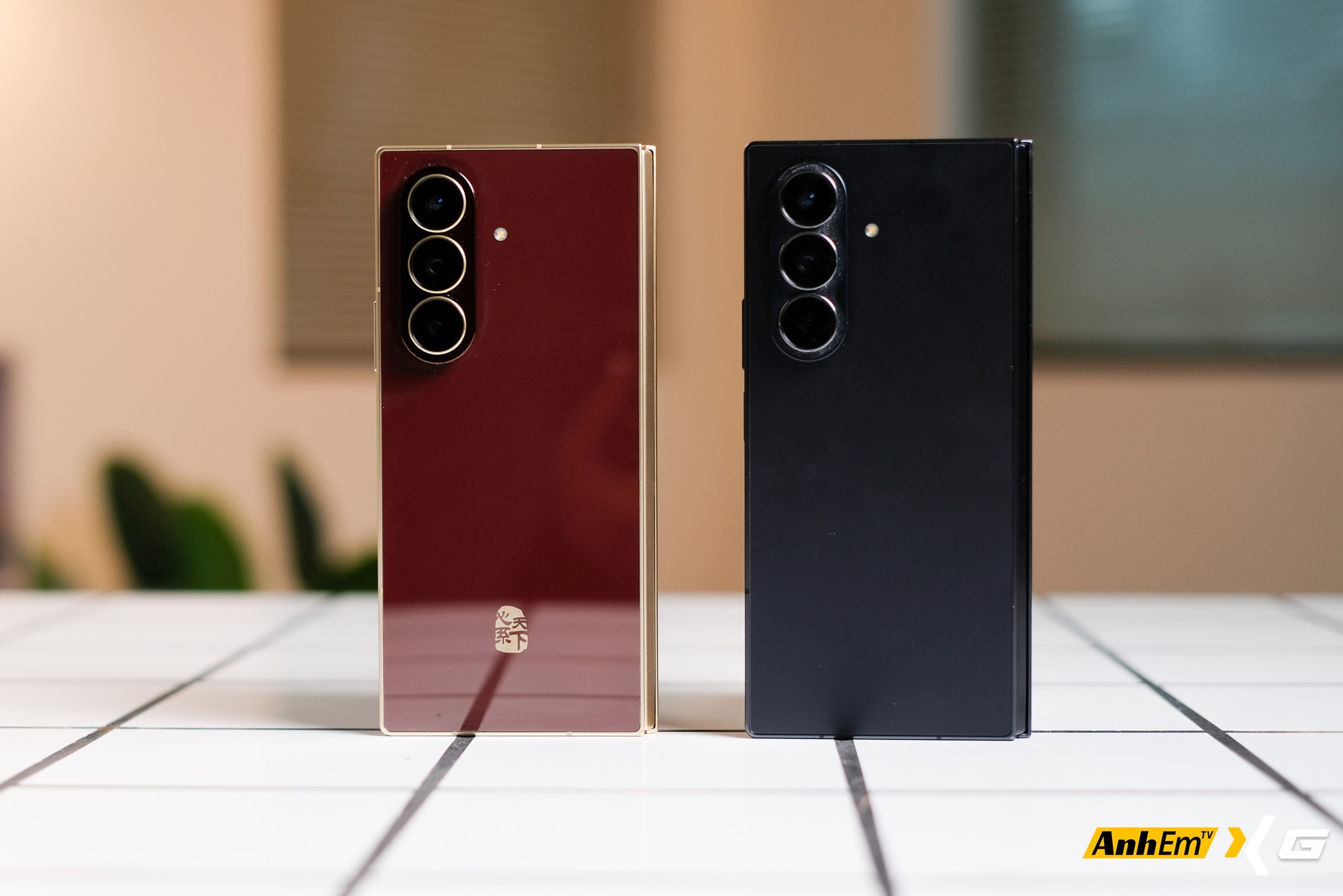 Tr&ecirc;n tay Samsung W26: Tr&ocirc;ng giống hệt Galaxy Z Fold7, chiếc m&aacute;y n&agrave;y c&oacute; g&igrave; đặc biệt m&agrave; tận gần 70 triệu đồng?- Ảnh 3.