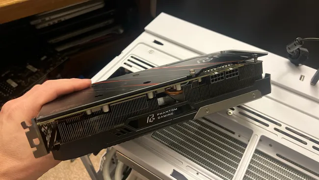 Người d&ugrave;ng n&agrave;y mua được Radeon RX 5700 XT với gi&aacute; chỉ 130.000 đồng tại chợ đồ cũ: M&oacute;n hời kh&oacute; tin giữa cơn khủng hoảng GPU- Ảnh 1.