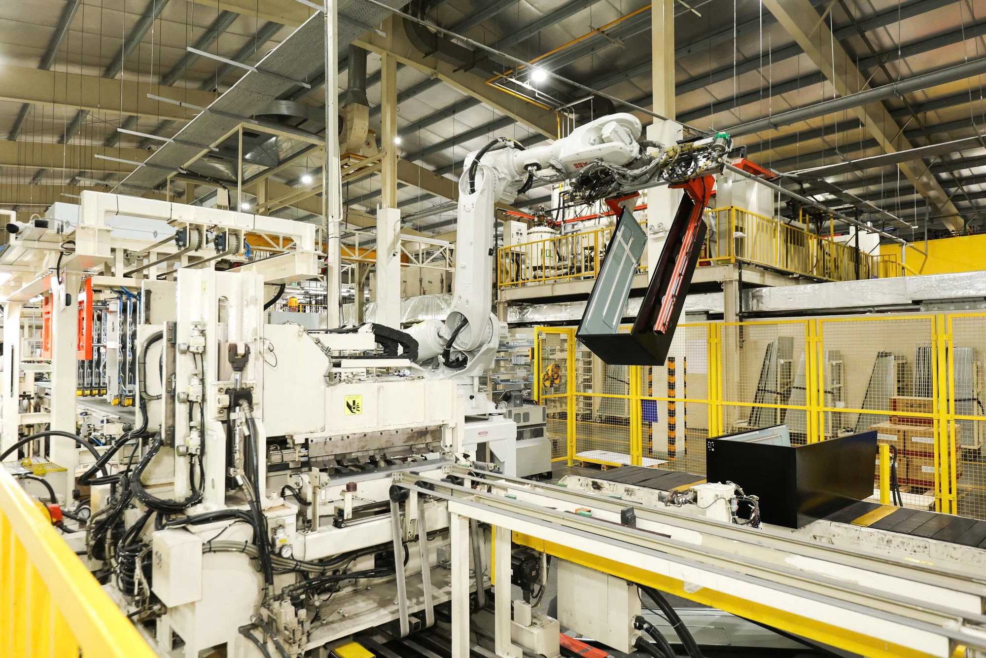 Dấu ấn 30 năm AQUA Việt Nam: Bản địa ho&aacute; c&ocirc;ng nghệ, lấy người d&ugrave;ng l&agrave;m trung t&acirc;m- Ảnh 4.