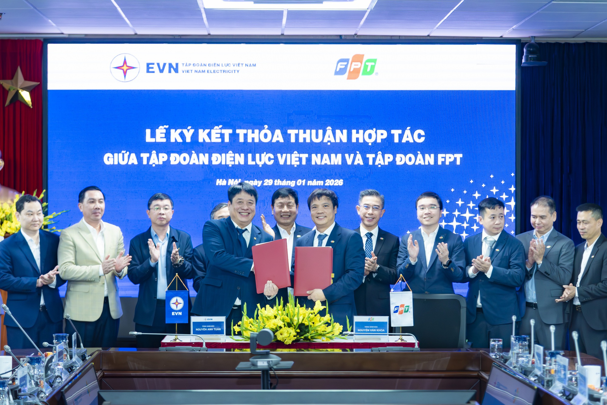 EVN v&agrave; FPT bắt tay th&uacute;c đẩy chuyển đổi số, AI trong ng&agrave;nh điện- Ảnh 1.