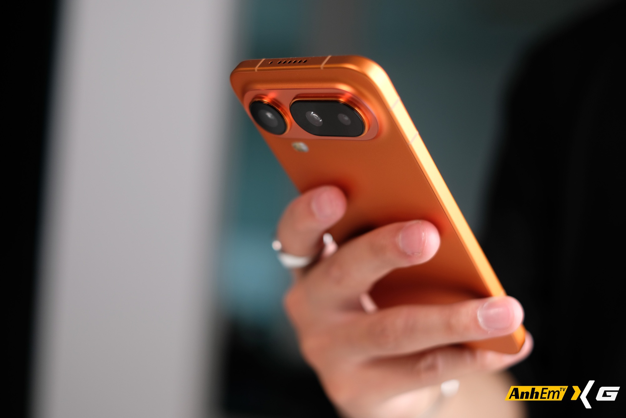 Tr&ecirc;n tay chiếc "Pro Air" từ Trung Quốc m&agrave; Apple v&agrave; Samsung phải ch&agrave;o thua: Nhẹ hơn iPhone Air v&agrave; Galaxy S25 Edge m&agrave; pin 5.500mAh, đủ 3 camera, gi&aacute; lại rẻ hơn- Ảnh 7.