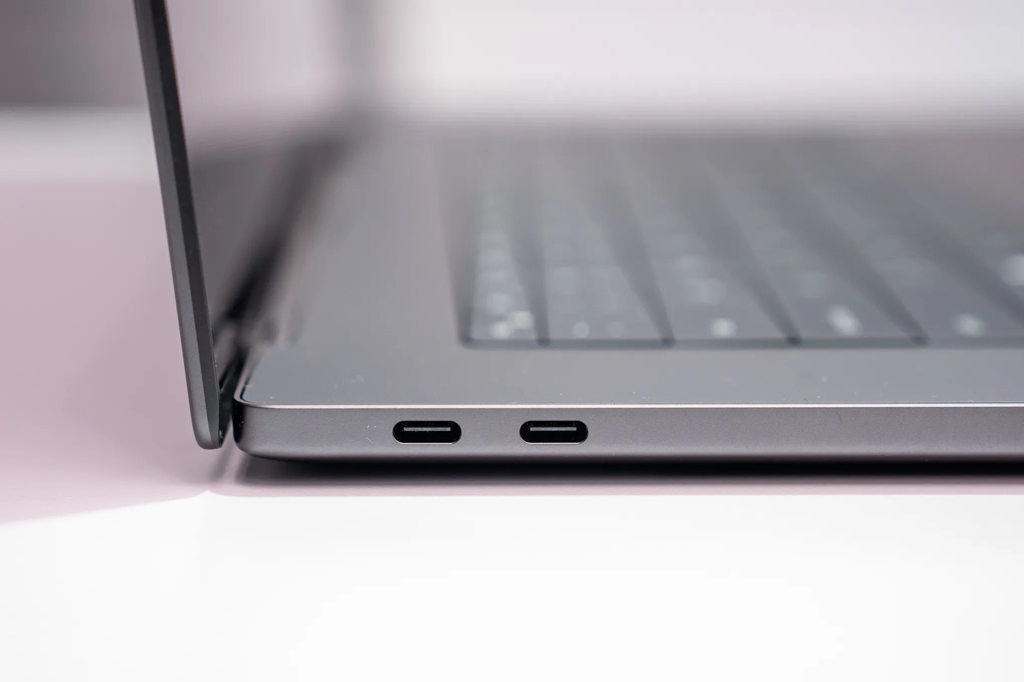 Đ&acirc;y l&agrave; Dell XPS 14 v&agrave; XPS 16 (2026): Thiết kế ho&agrave;n to&agrave;n mới, chip Intel Panther Lake, bỏ n&uacute;t cảm ứng, sắp c&oacute; th&ecirc;m XPS 13 si&ecirc;u mỏng nhẹ- Ảnh 4.