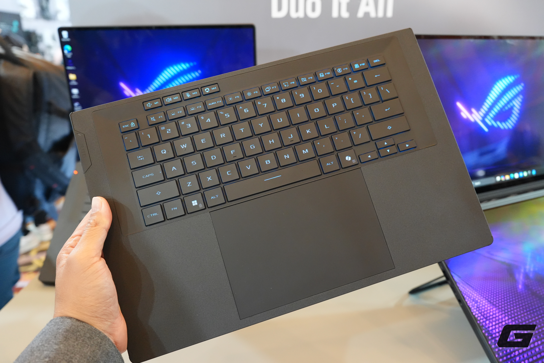 Tinh hoa của 20 năm đổi mới kh&ocirc;ng ngừng của ASUS ROG quy tụ trong những mẫu laptop n&agrave;y đ&acirc;y - Ảnh 2.