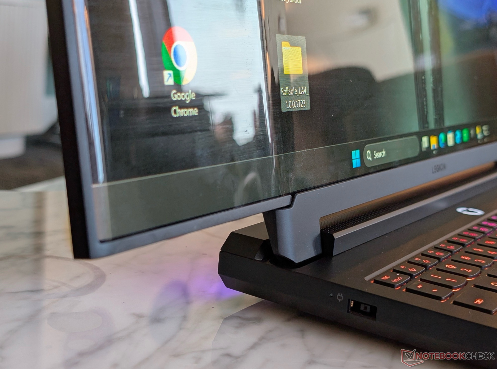 Mẫu laptop gaming n&agrave;y của Lenovo sở hữu m&agrave;n h&igrave;nh c&oacute; thể mở rộng từ 16 inch l&ecirc;n tận... 24 inch- Ảnh 5.