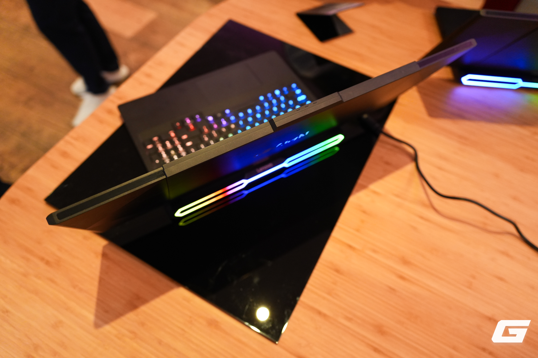 Mục sở thị Lenovo Legion Pro Rollable: Laptop gaming với m&agrave;n h&igrave;nh cuộn, c&oacute; thể mở từ rộng được từ 16 tới 24 inch- Ảnh 12.