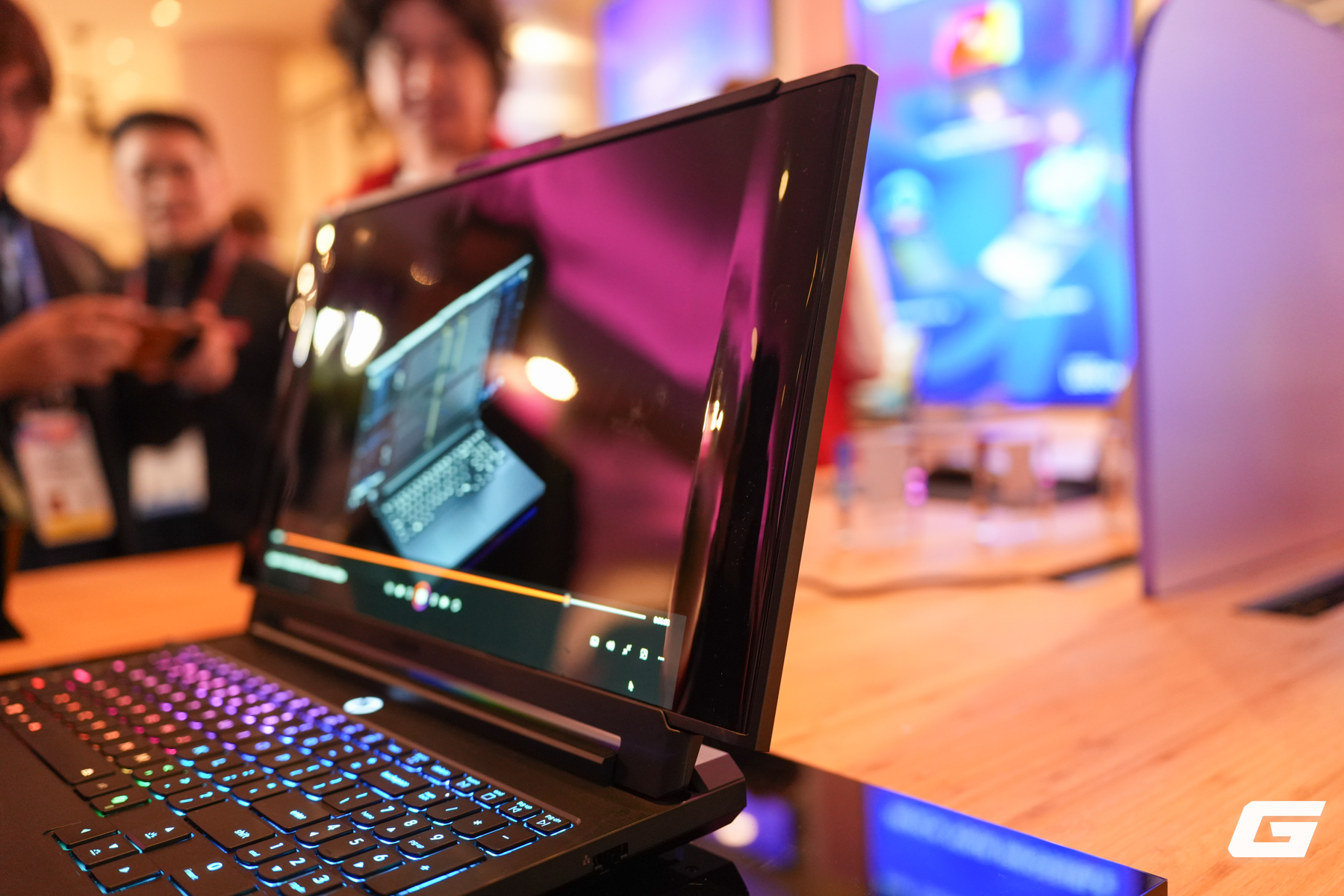 Mục sở thị Lenovo Legion Pro Rollable: Laptop gaming với m&agrave;n h&igrave;nh cuộn, c&oacute; thể mở từ rộng được từ 16 tới 24 inch- Ảnh 5.