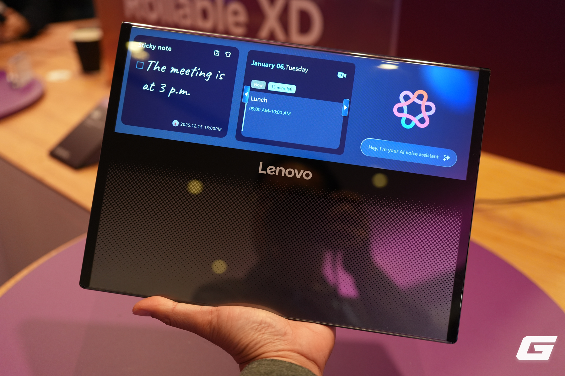 Cận cảnh ThinkPad Rollable XD: Giải ph&aacute;p mở rộng kh&ocirc;ng gian hiển thị độc đ&aacute;o của Lenovo - Ảnh 1.