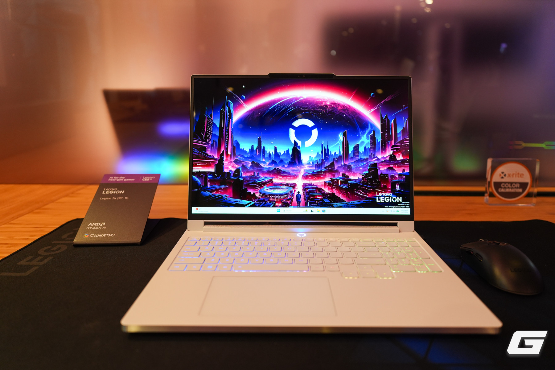 Tr&ecirc;n tay loạt thiết bị chơi game "mới toanh" của Lenovo Legion tại CES 2026: 2 laptop mới c&ugrave;ng Legion Go 2 chạy SteamOS- Ảnh 10.