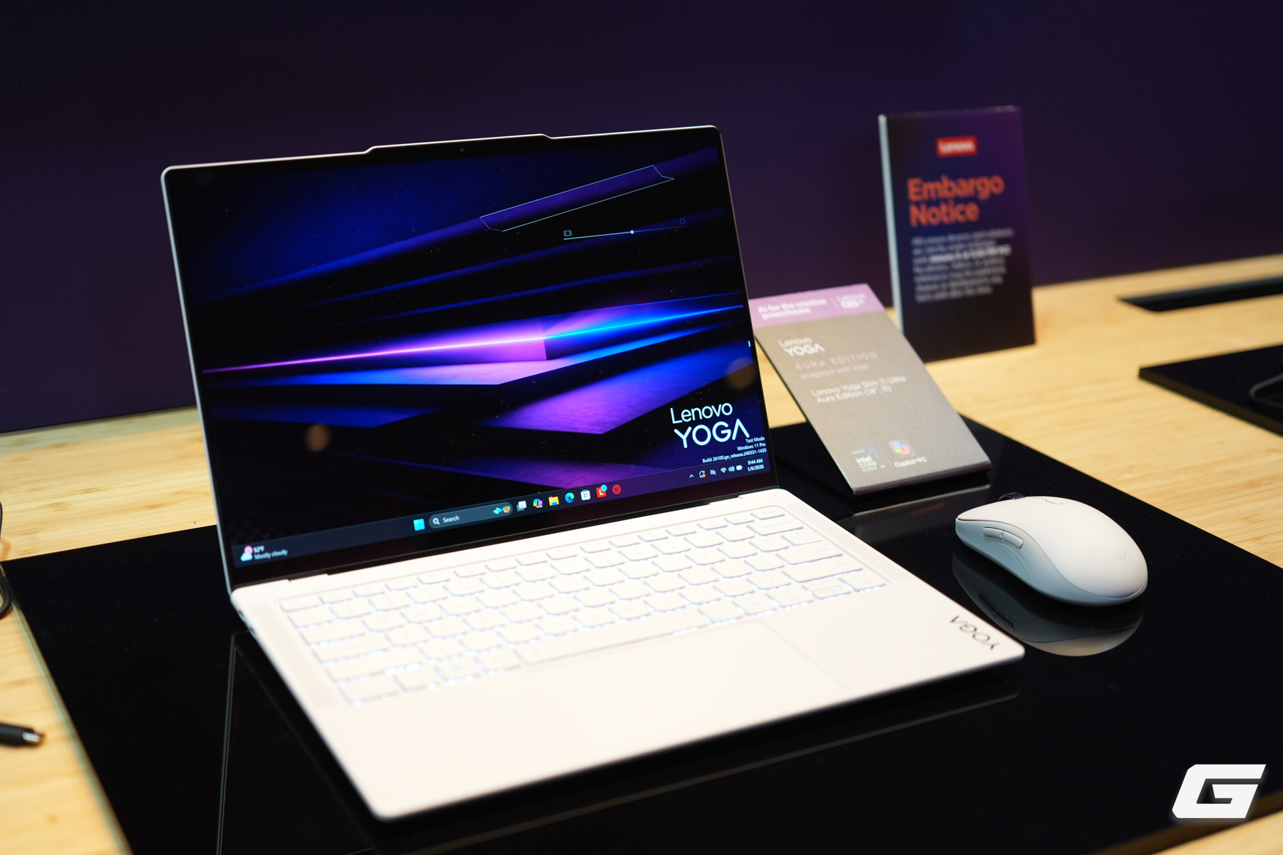 Fan b&oacute;ng đ&aacute; ch&uacute; &yacute;: Lenovo bắt tay c&ugrave;ng FIFA, đem loạt laptop phi&ecirc;n bản đặc biệt "World Cup 26 Edition" tới CES 2026- Ảnh 8.