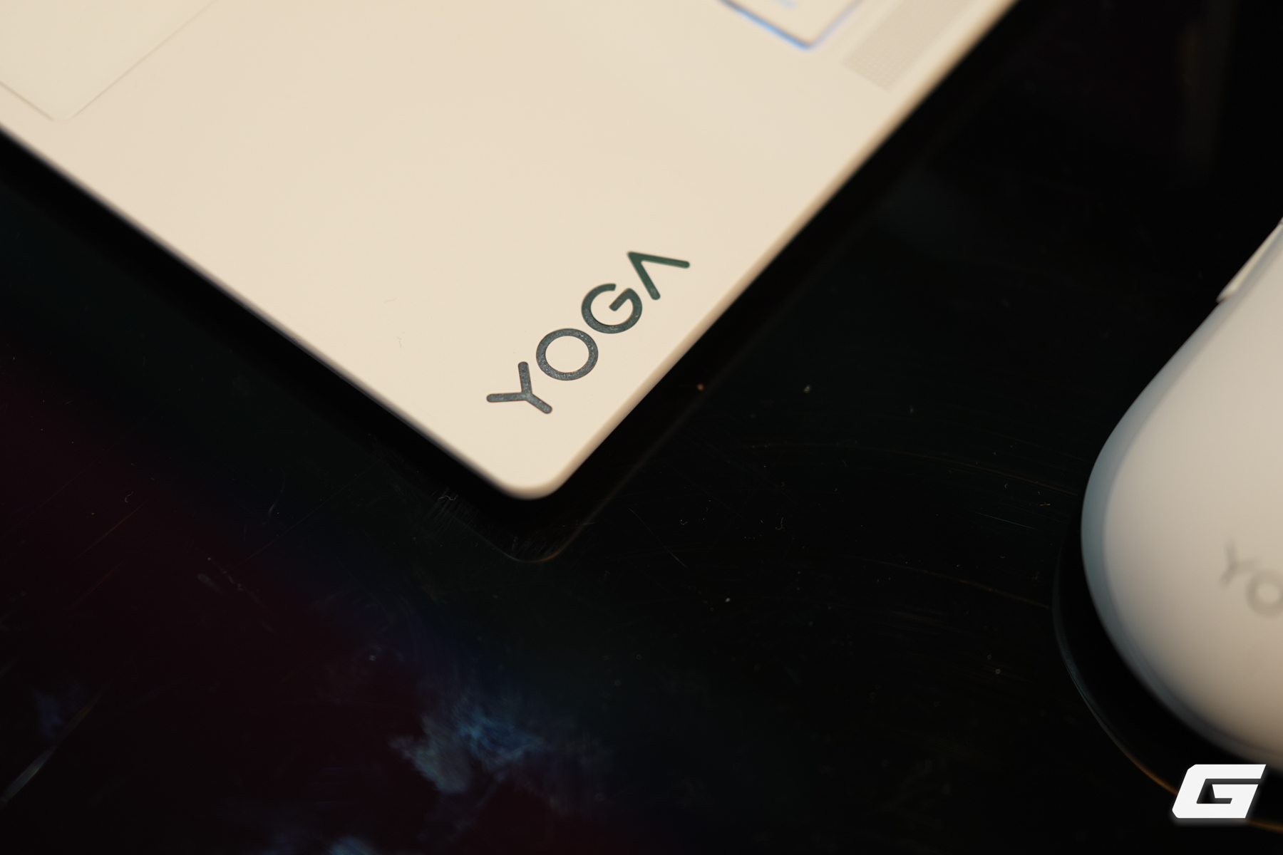 Fan b&oacute;ng đ&aacute; ch&uacute; &yacute;: Lenovo bắt tay c&ugrave;ng FIFA, đem loạt laptop phi&ecirc;n bản đặc biệt "World Cup 26 Edition" tới CES 2026- Ảnh 9.