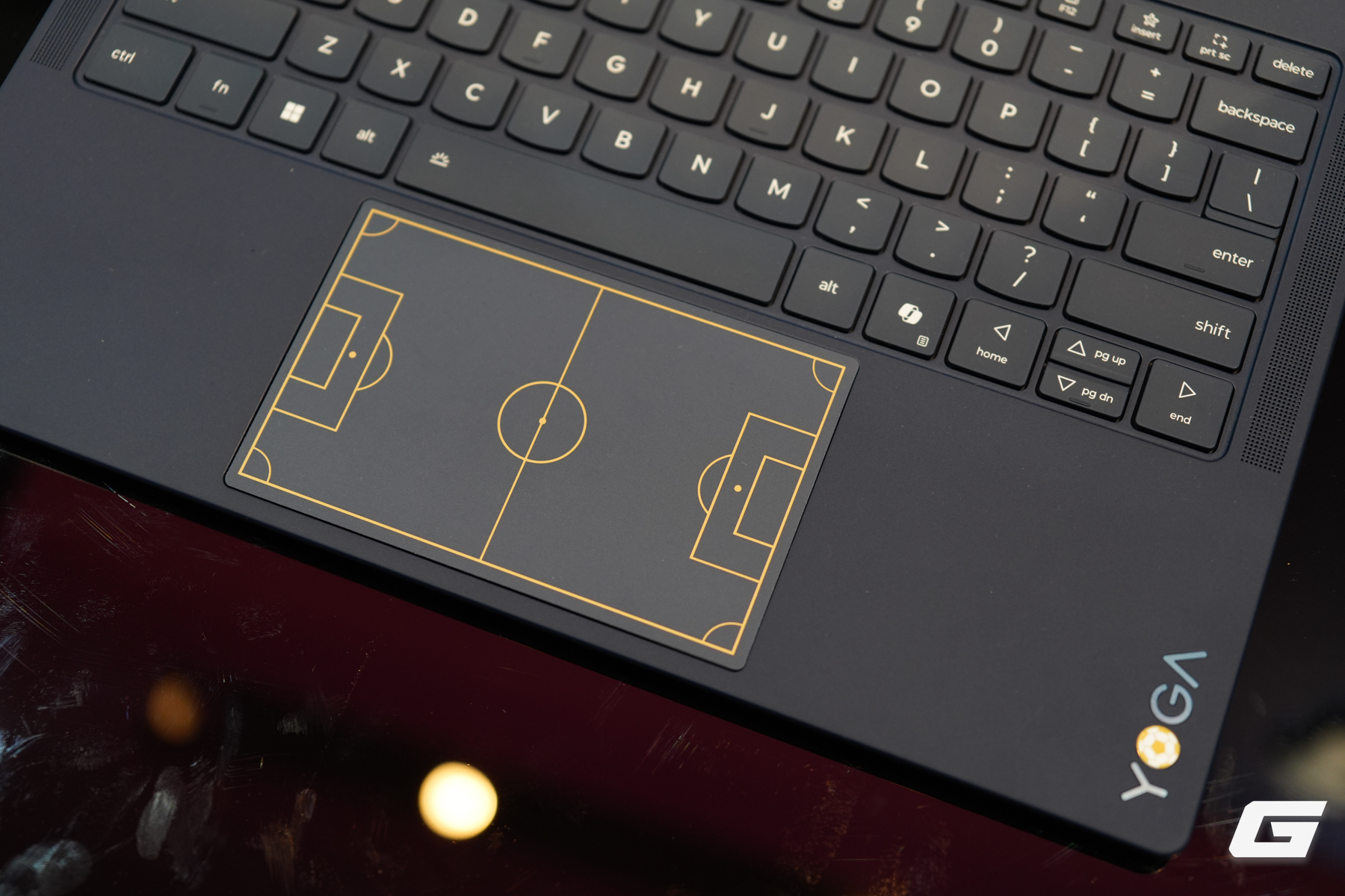 Fan b&oacute;ng đ&aacute; ch&uacute; &yacute;: Lenovo bắt tay c&ugrave;ng FIFA, đem loạt laptop phi&ecirc;n bản đặc biệt "World Cup 26 Edition" tới CES 2026- Ảnh 16.