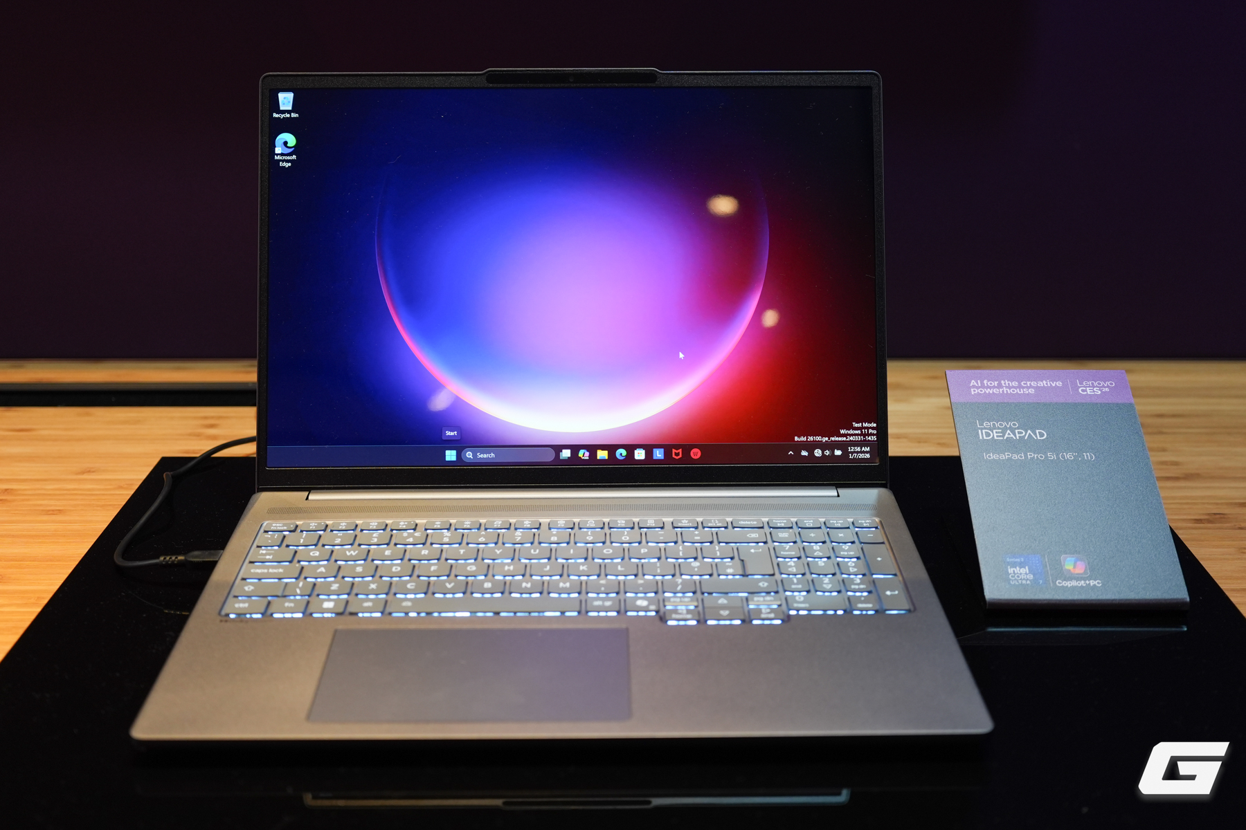 Fan b&oacute;ng đ&aacute; ch&uacute; &yacute;: Lenovo bắt tay c&ugrave;ng FIFA, đem loạt laptop phi&ecirc;n bản đặc biệt "World Cup 26 Edition" tới CES 2026- Ảnh 2.