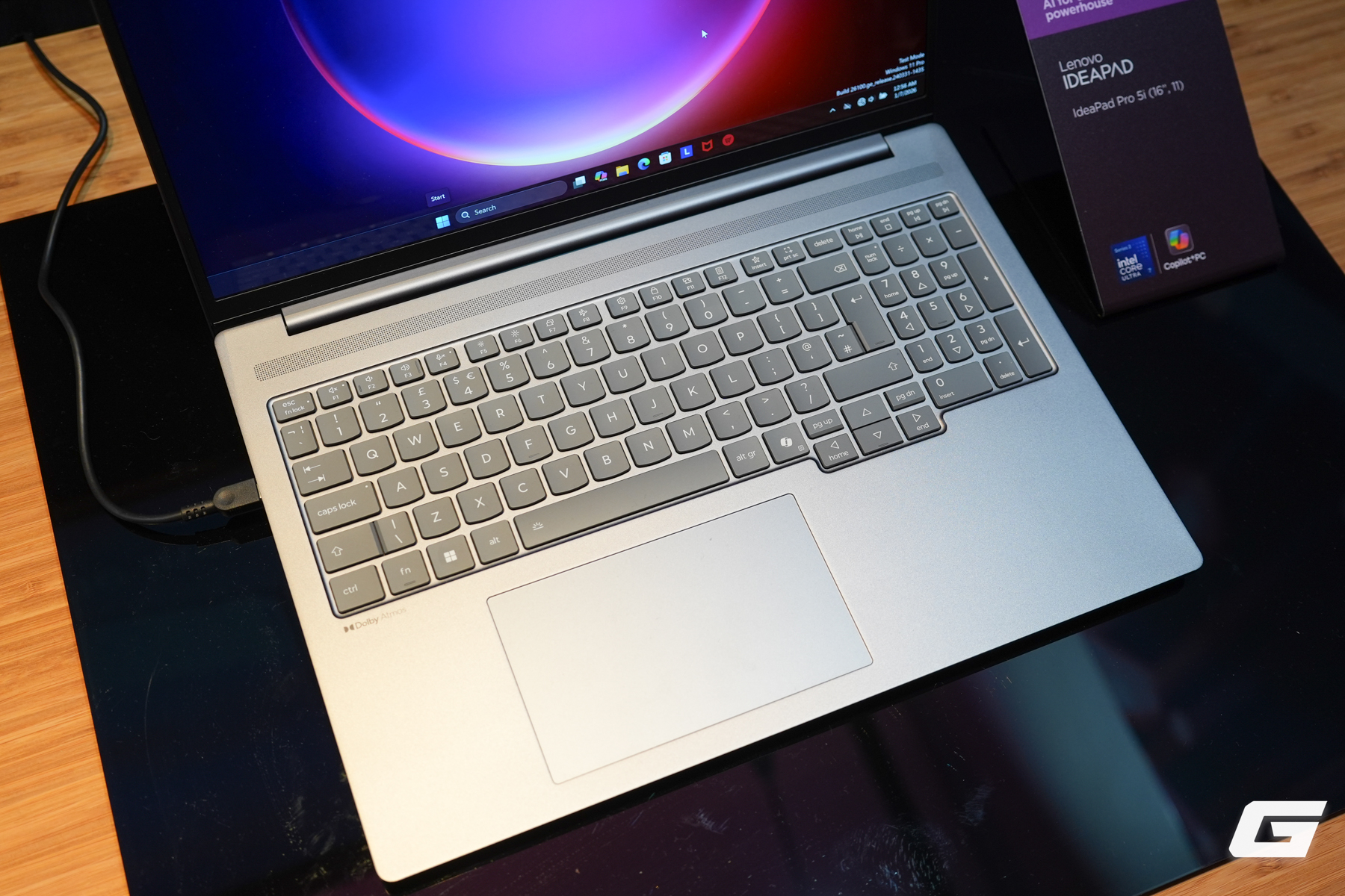 Fan b&oacute;ng đ&aacute; ch&uacute; &yacute;: Lenovo bắt tay c&ugrave;ng FIFA, đem loạt laptop phi&ecirc;n bản đặc biệt "World Cup 26 Edition" tới CES 2026- Ảnh 4.