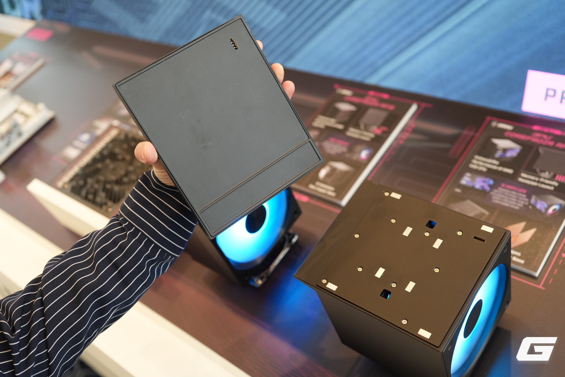 Điểm mặt loạt linh kiện PC mới của MSI tại CES 2026: Nguồn t&iacute;ch hợp bảo vệ GPU, tản nhiệt m&agrave;n h&igrave;nh cong v&agrave; th&ugrave;ng m&aacute;y "khoe" nội thất - Ảnh 9.