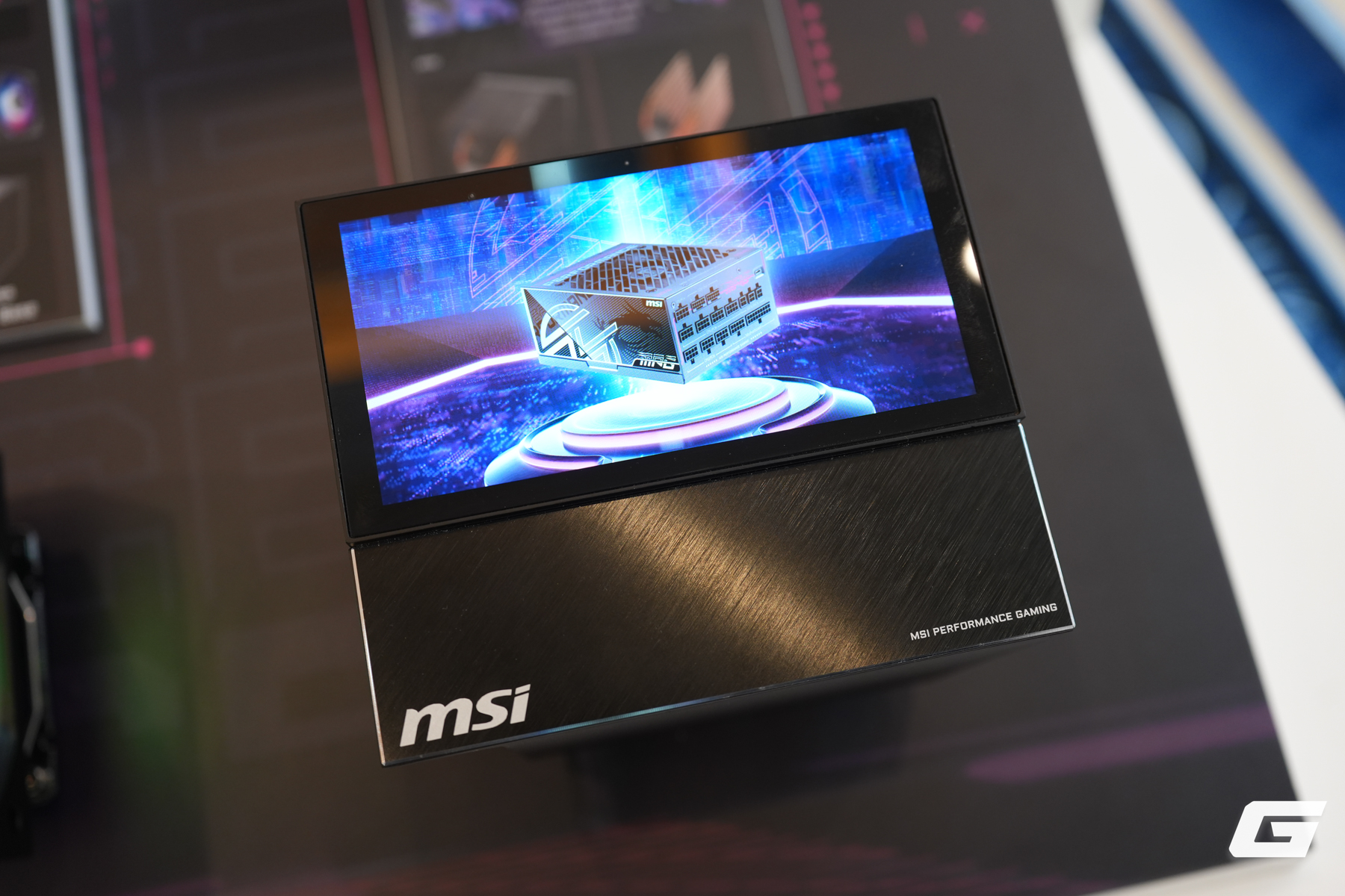 Điểm mặt loạt linh kiện PC mới của MSI tại CES 2026: Nguồn t&iacute;ch hợp bảo vệ GPU, tản nhiệt m&agrave;n h&igrave;nh cong v&agrave; th&ugrave;ng m&aacute;y "khoe" nội thất - Ảnh 12.