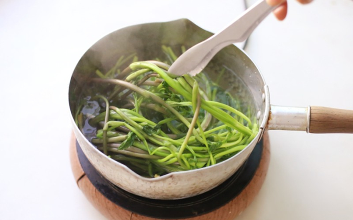 Loại c&acirc;y dại mọc um t&ugrave;m ở Việt Nam, "trời T&acirc;y" b&aacute;n gi&aacute; 13 triệu đồng/kg vẫn c&oacute; người r&uacute;t hầu bao - Ảnh 7.