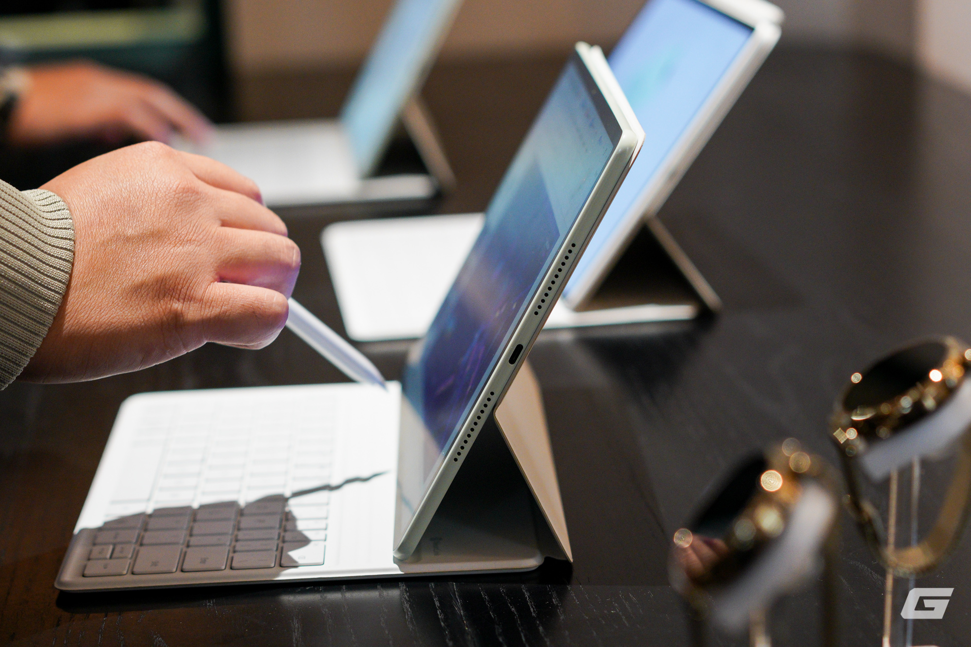 Huawei ch&iacute;nh thức mở b&aacute;n m&aacute;y t&iacute;nh bảng MatePad 12 X tại Việt Nam: N&acirc;ng cấp mạnh về m&agrave;n h&igrave;nh chống ch&oacute;i v&agrave; b&uacute;t M-Pencil Pro- Ảnh 6.