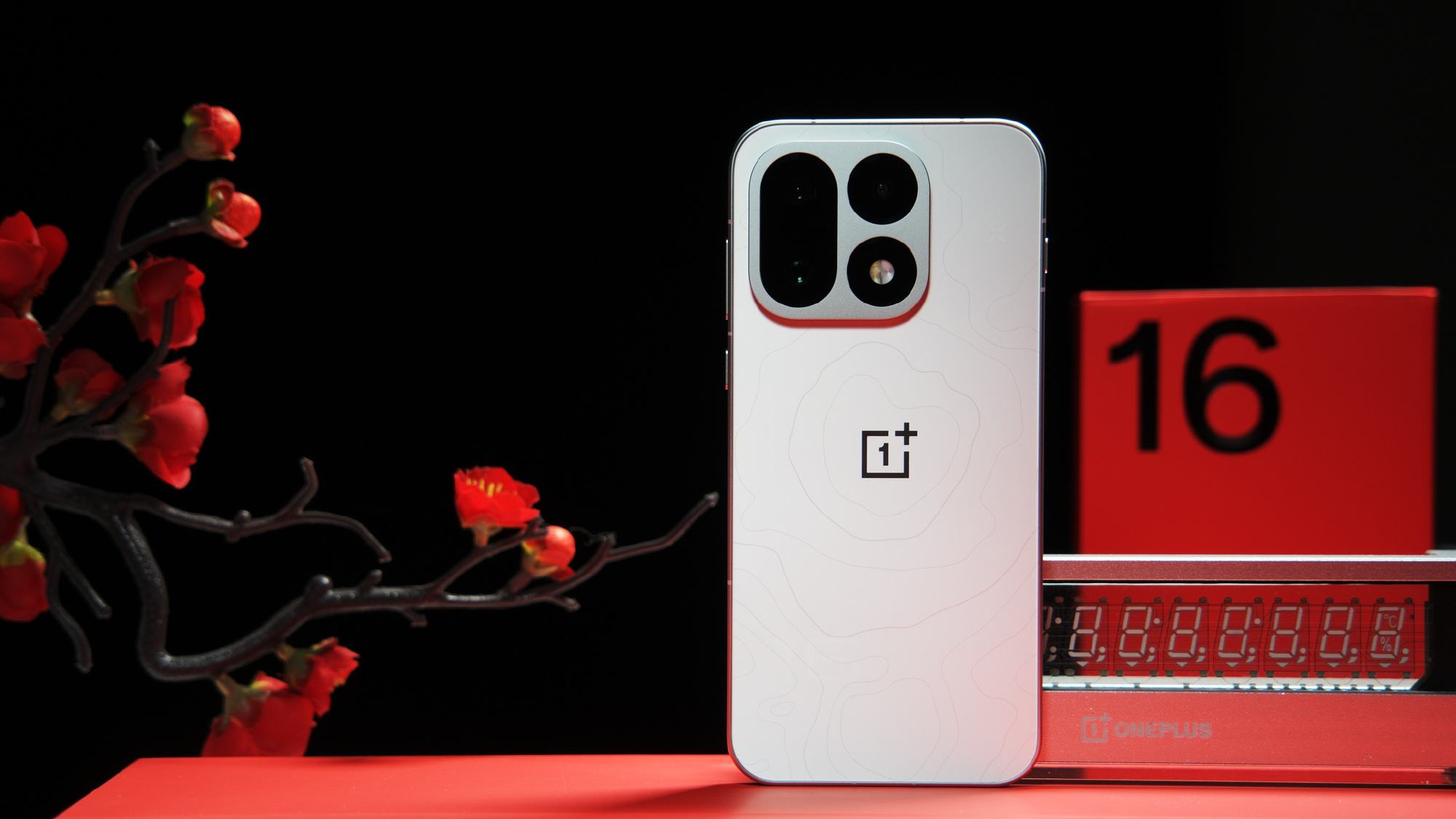 Oneplus 16 Ra Mắt Với Pin 9000Mah, Màn Hình 185Hz, Camera Chính 200 Mp - Ảnh 1.
