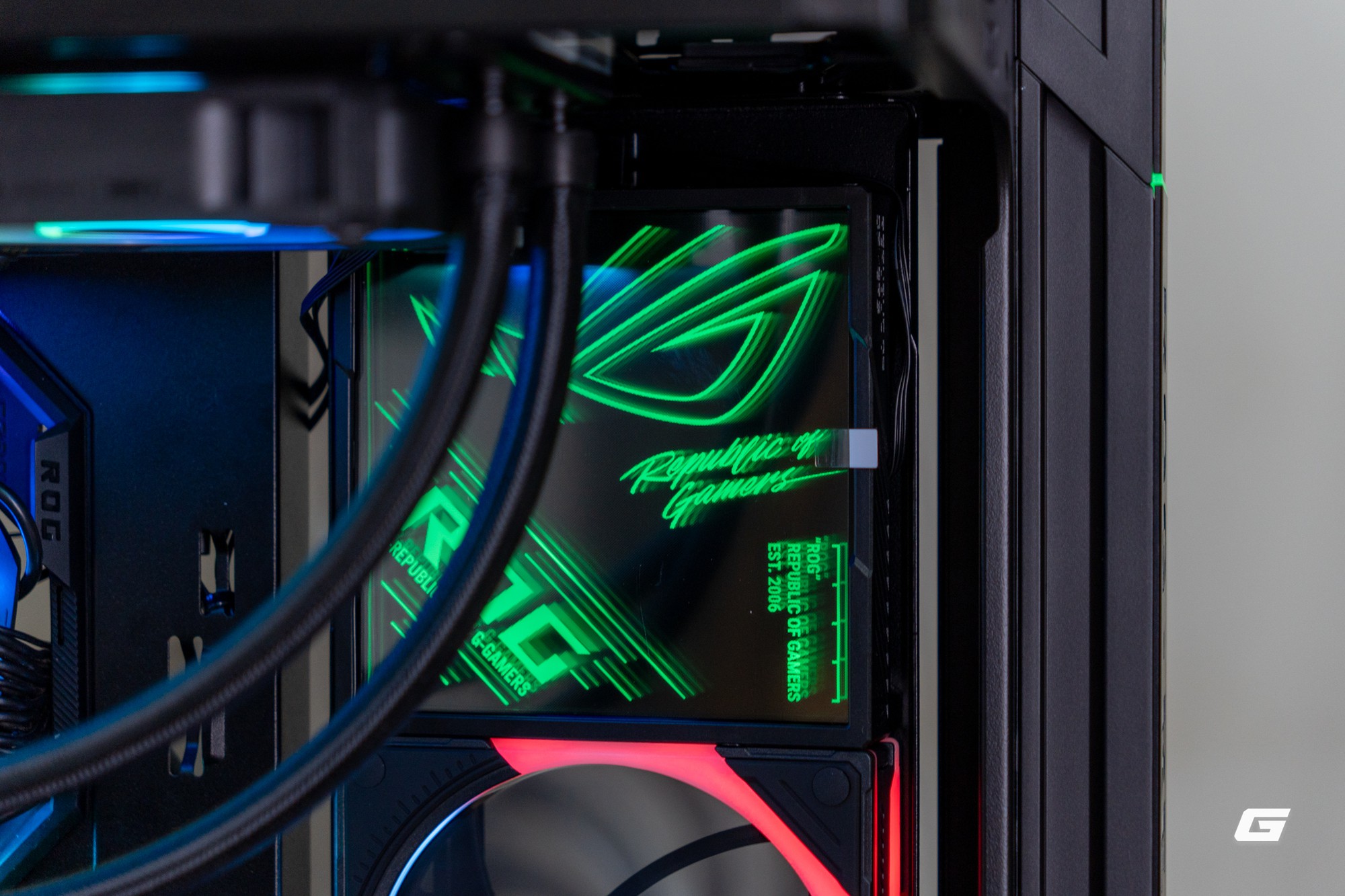 D&agrave;n AMD chiến game 2K: Ryzen 7 9800X3D v&agrave; RX 9070 XT c&acirc;n Ray Tracing, đến hơn 100 fps m&agrave; kh&ocirc;ng cần Frame Generation - Ảnh 8.