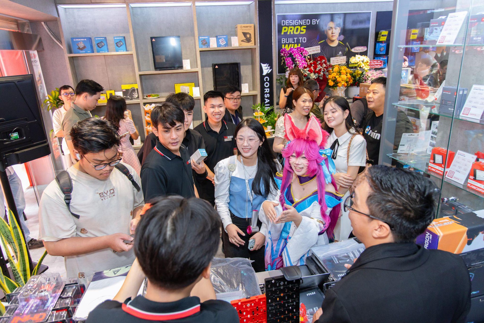 Khai trương showroom Ng&ocirc; Gia Tự, MYGEAR n&acirc;ng cao trải nghiệm build PC - Ảnh 2.