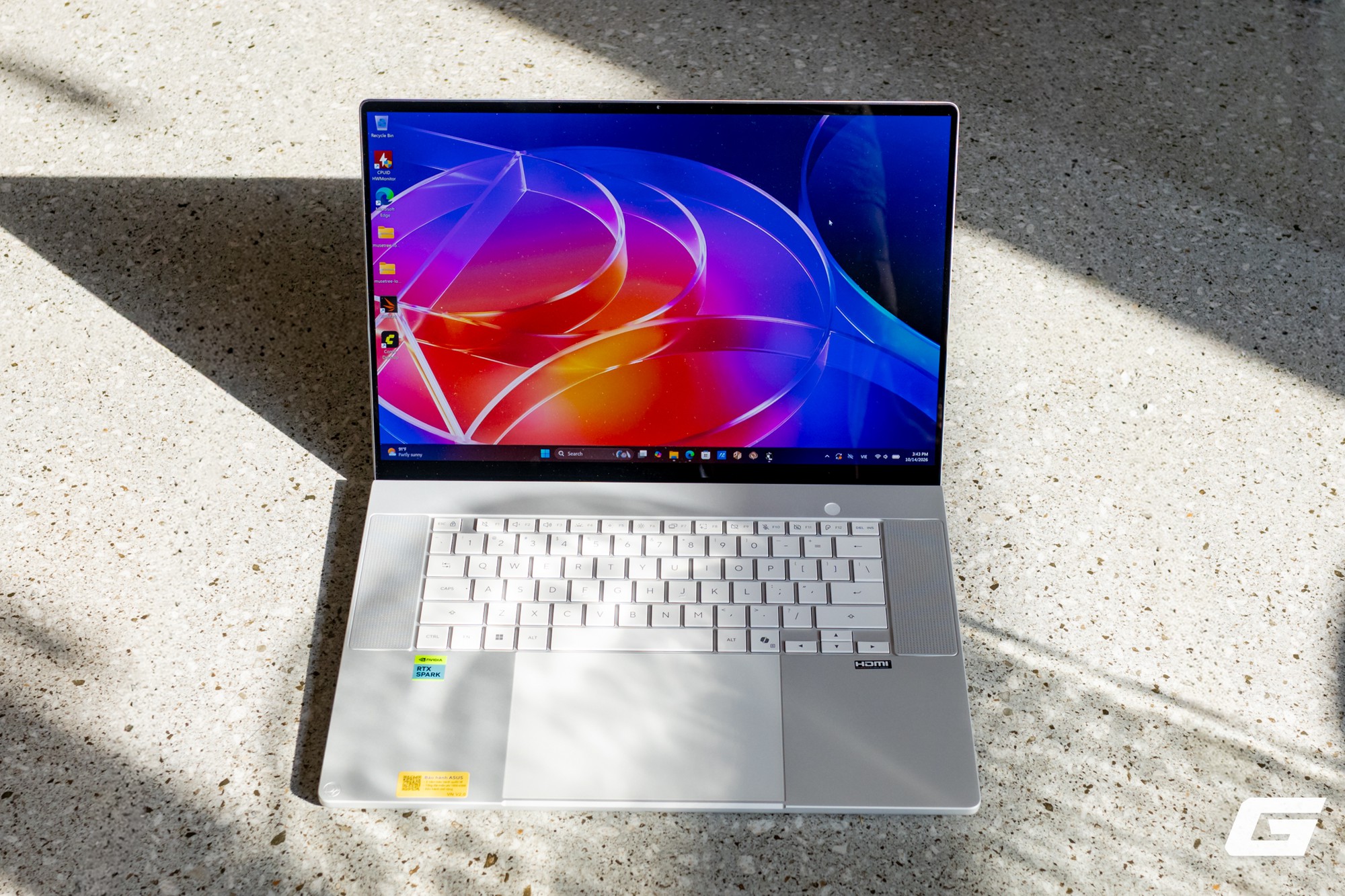 Tr&ecirc;n tay một trong những chiếc laptop đầu ti&ecirc;n chạy nền tảng RTX Spark, gi&aacute; gần 200 triệu đồng - Ảnh 16.