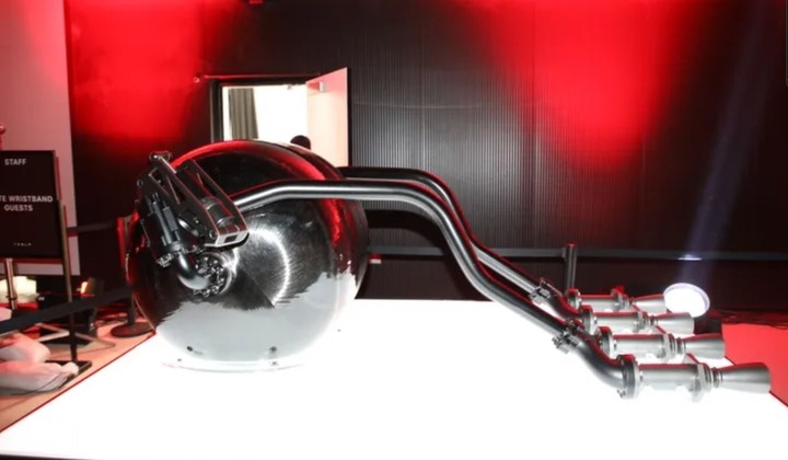 B&iacute; mật c&ocirc;ng nghệ h&agrave;ng kh&ocirc;ng vũ trụ trong si&ecirc;u xe bay của Tesla- Ảnh 1.