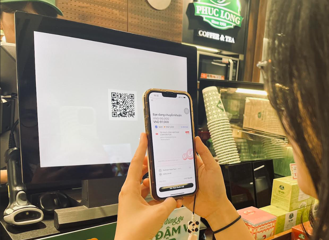 Quét QR, dùng voucher và U-Point thanh toán, cơ hội nhận iPhone 18 Pro từ Techcombank - Ảnh 2. Quét QR, dùng voucher và U-Point thanh toán, cơ hội nhận iPhone 18 Pro từ Techcombank - Ảnh 2.