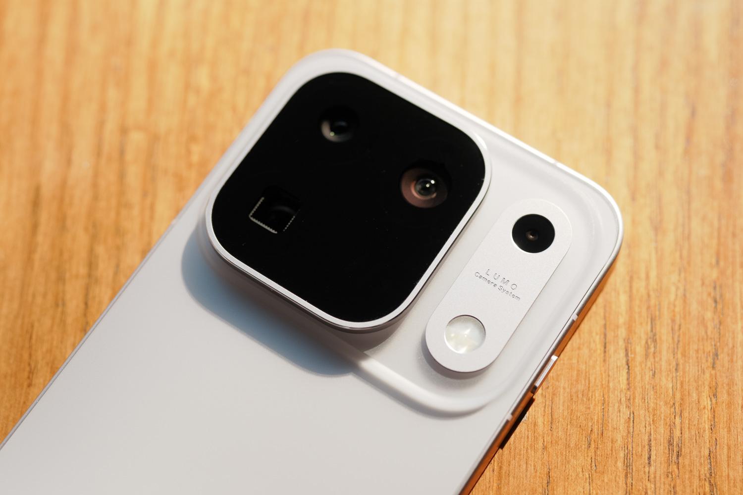 Mắt Thấy Gì, Ảnh Ra Nấy: Oppo Find X10 Pro Max Nói Không Với Kiểu Ai Tự Vẽ Thêm Vào Ảnh Image3 1792566760620 1792566761515583692020