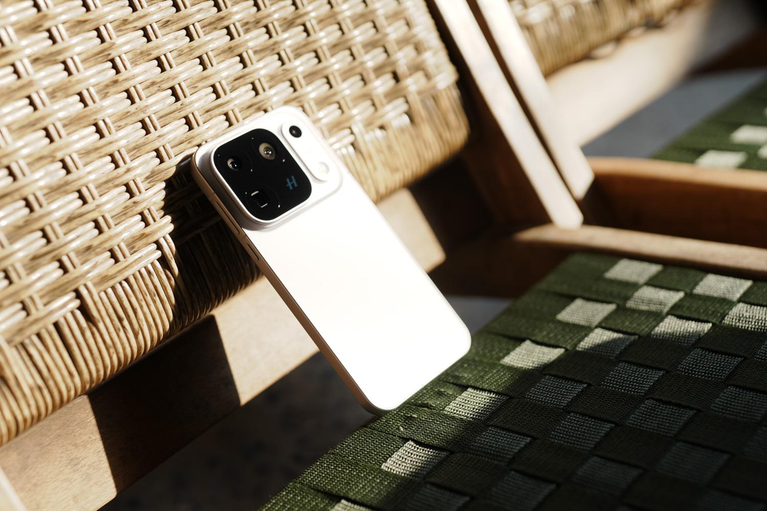 Mắt Thấy Gì, Ảnh Ra Nấy: Oppo Find X10 Pro Max Nói Không Với Kiểu Ai Tự Vẽ Thêm Vào Ảnh Image5 1792566764634 1792566765189864399814