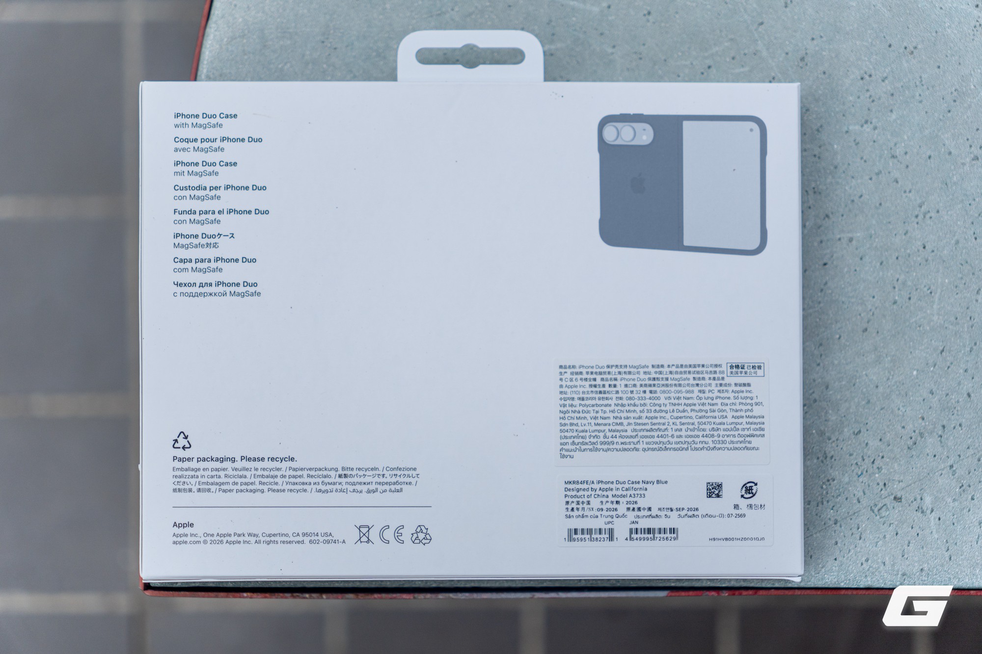 Mở hộp ốp lưng chính hãng cho iPhone Duo: Hai mảnh, MagSafe và cả dải keo cố định, nhưng mua xong cần làm ngay điều này - Ảnh 2.